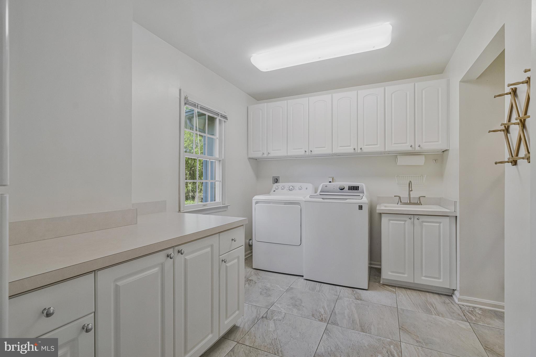 LOCUST HILL - Residential