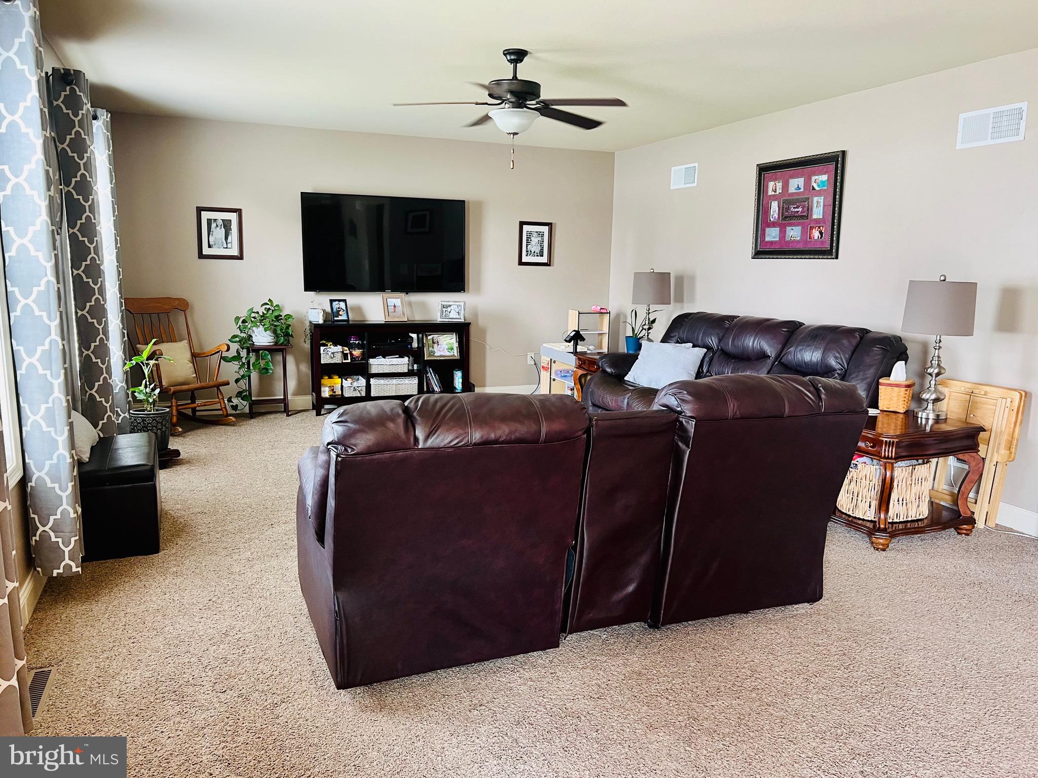 ROLLING HILLS ESTATES - Residential