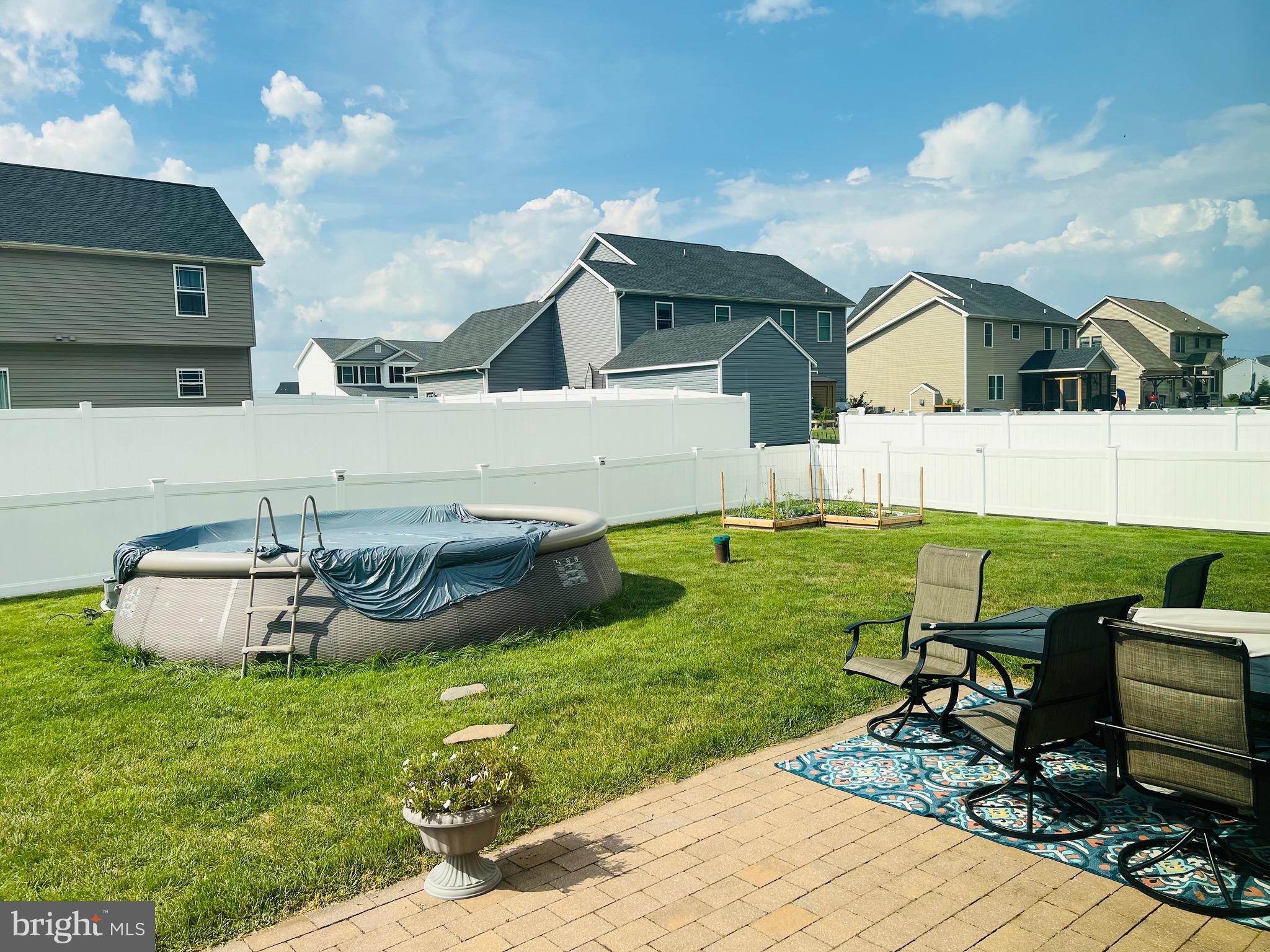 ROLLING HILLS ESTATES - Residential