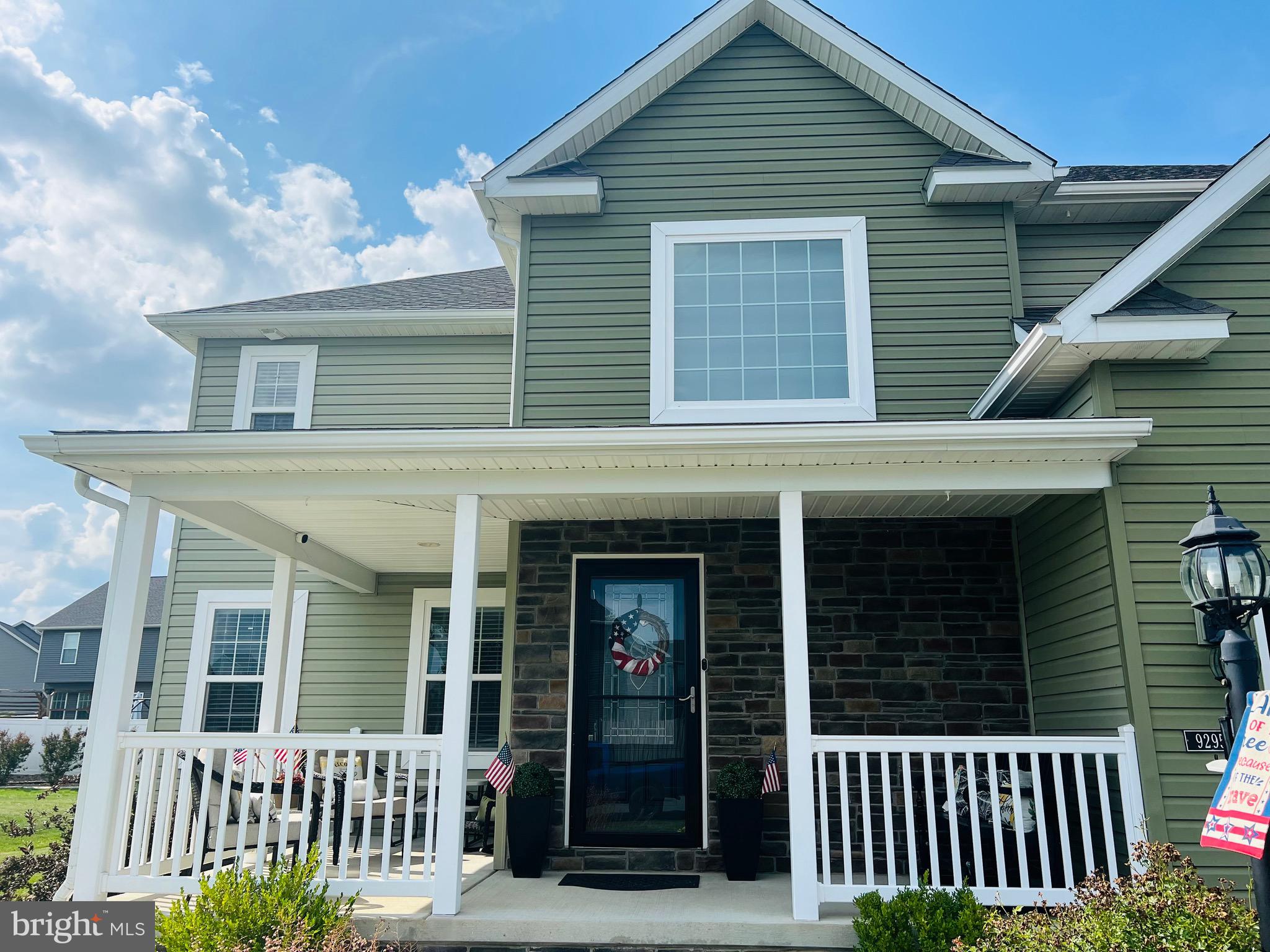 ROLLING HILLS ESTATES - Residential