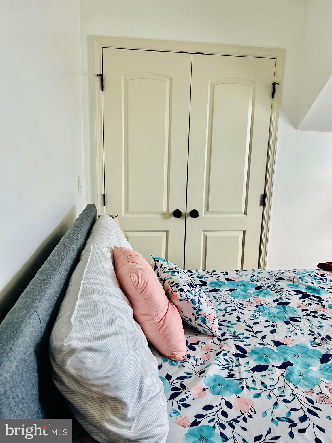 ROLLING HILLS ESTATES - Residential