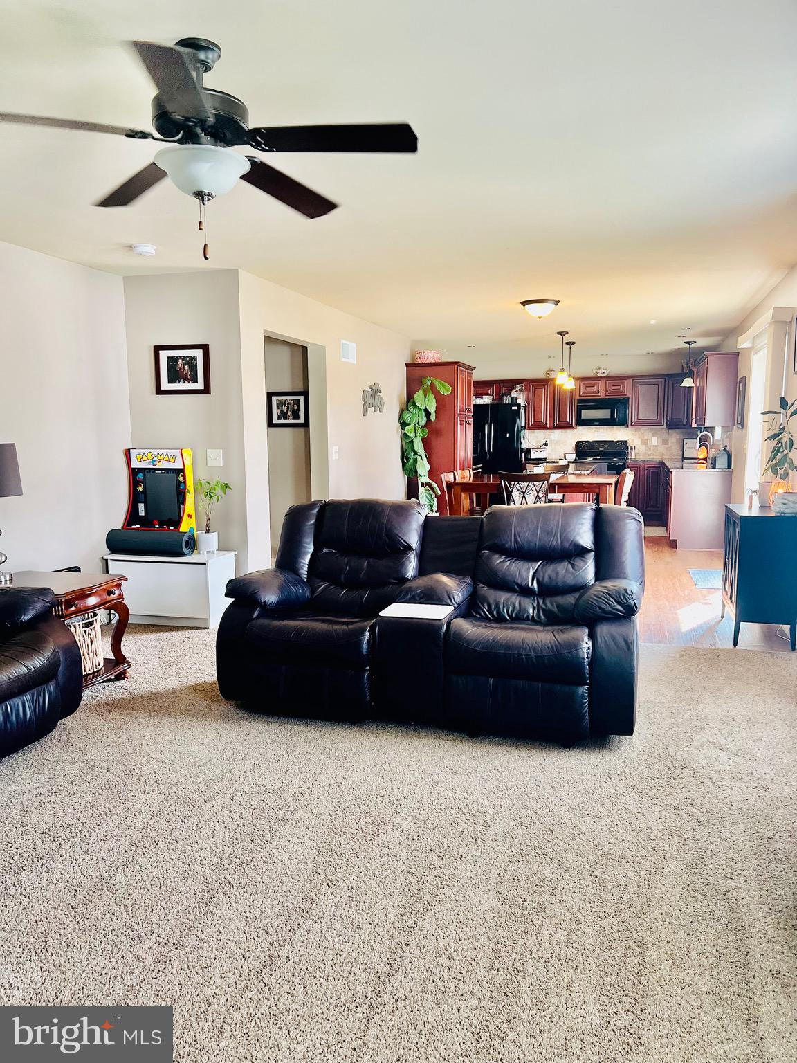 ROLLING HILLS ESTATES - Residential