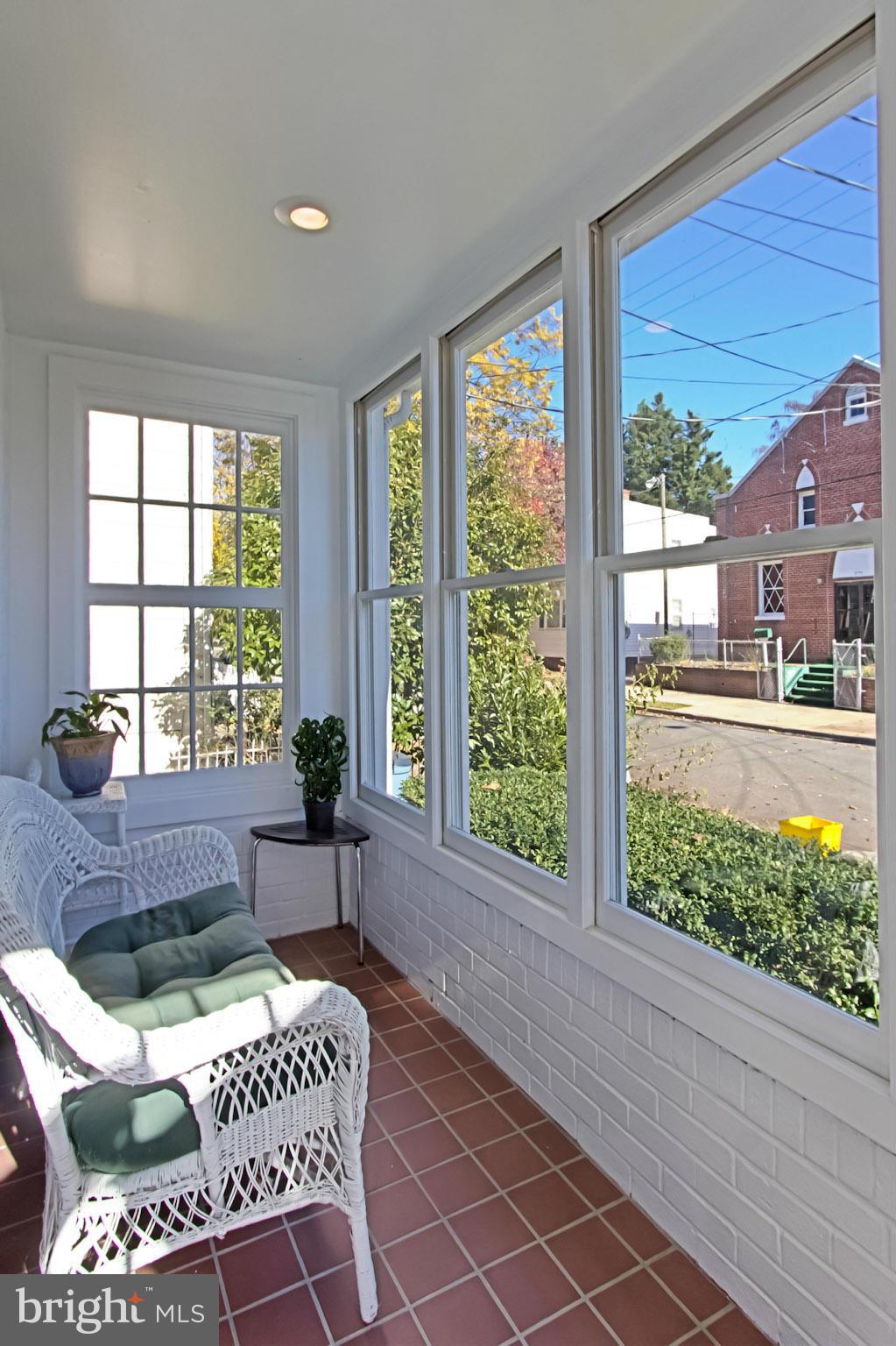 OLD TOWN - Residential Lease