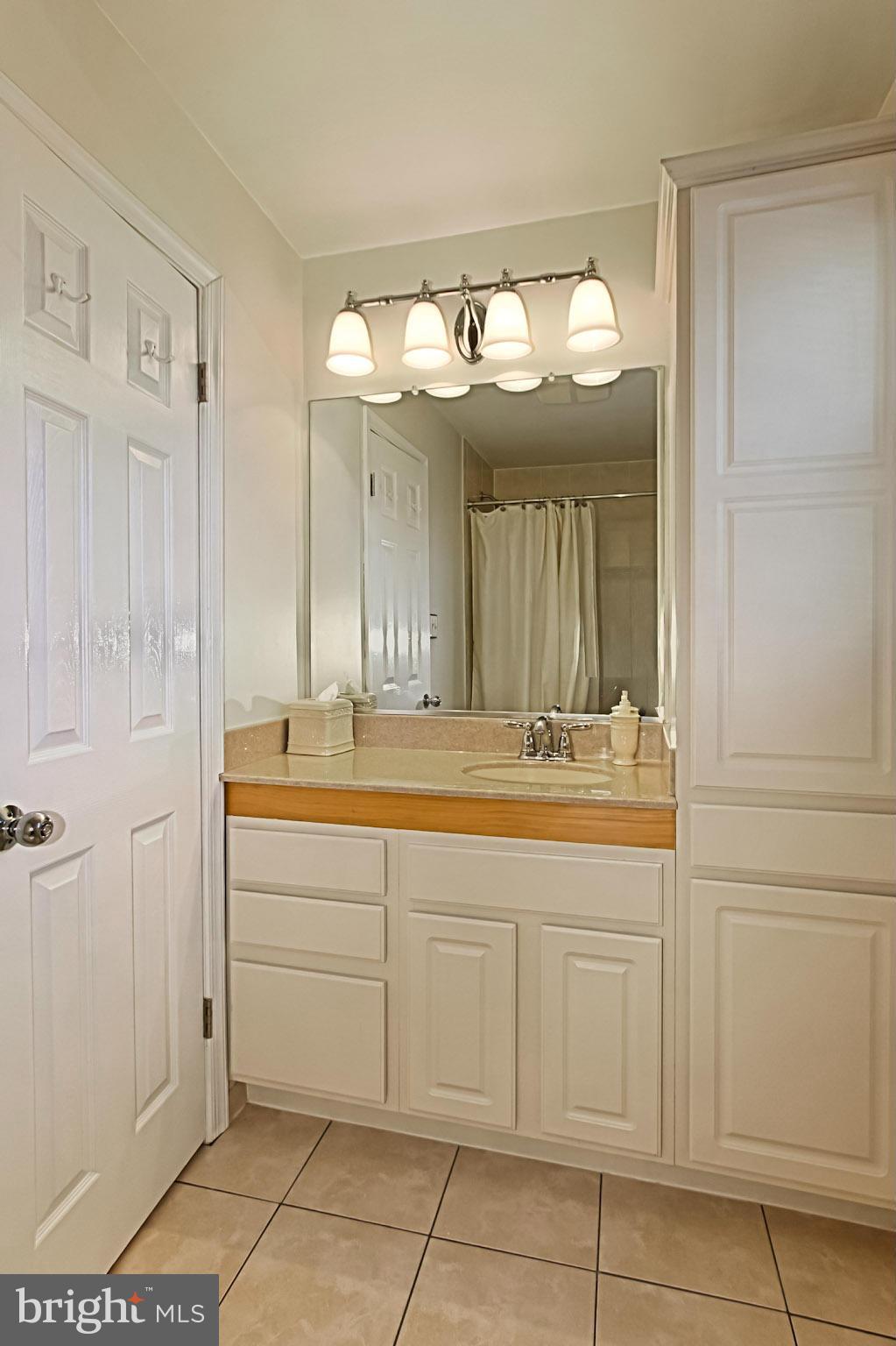 OLD TOWN - Residential Lease