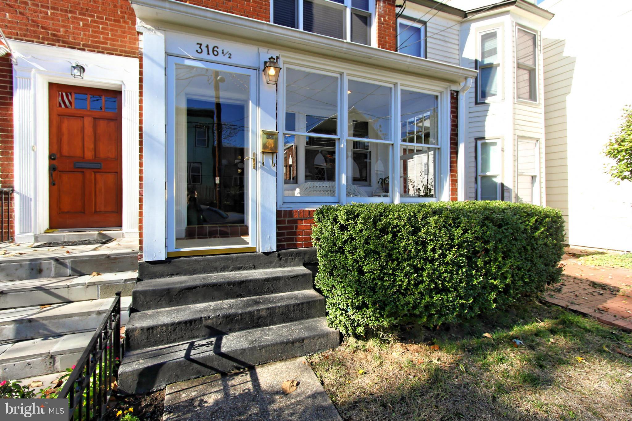 OLD TOWN - Residential Lease