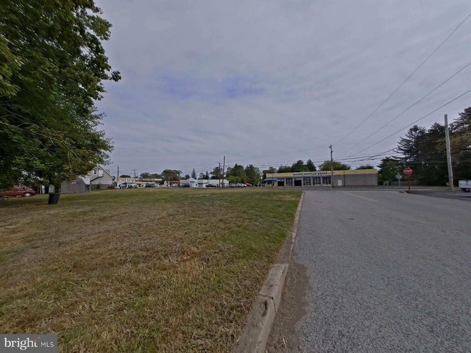 WARMINSTER HGTS - Land