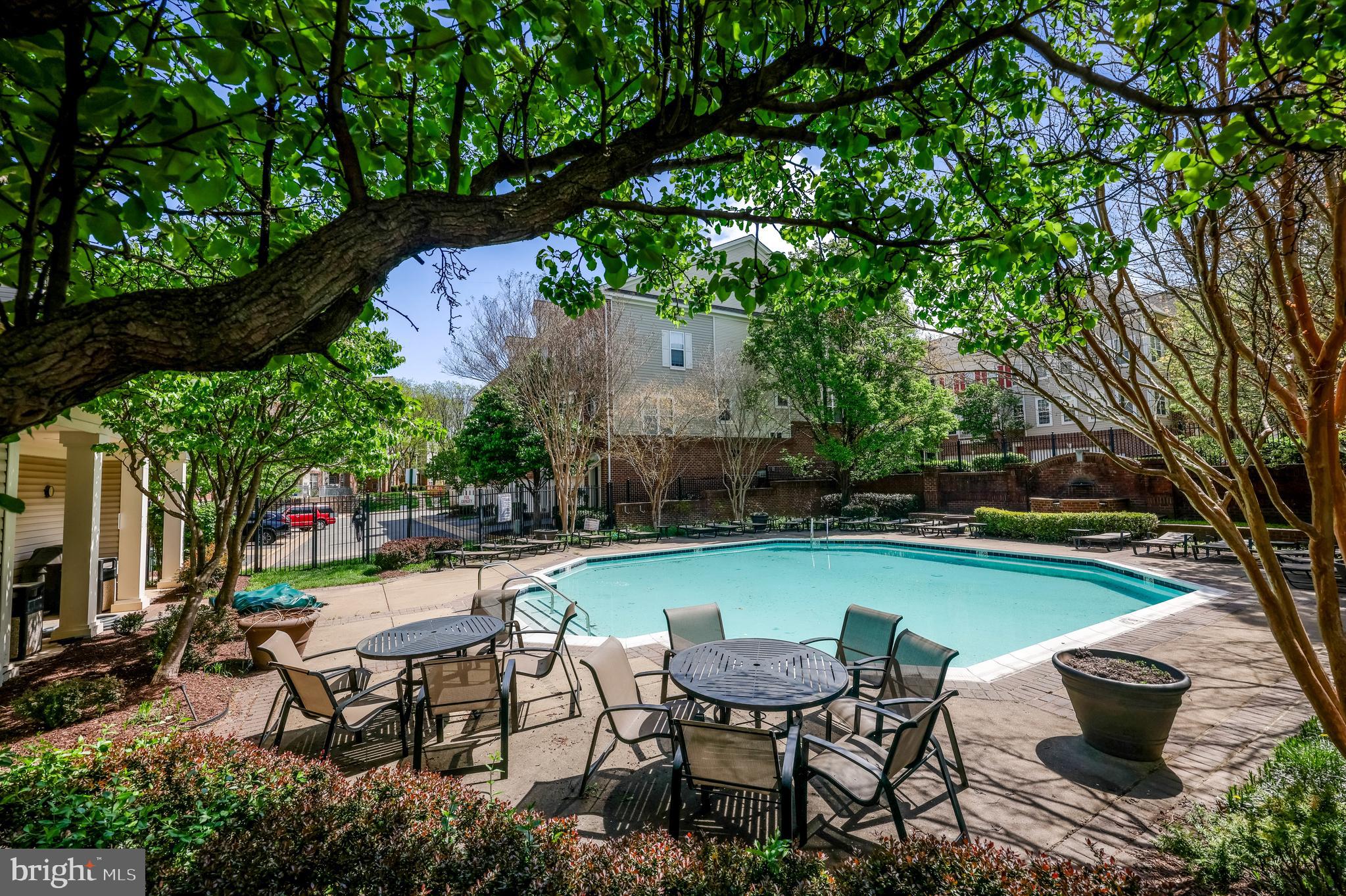 HIGH POINTE AT JEFFERSON - Residential