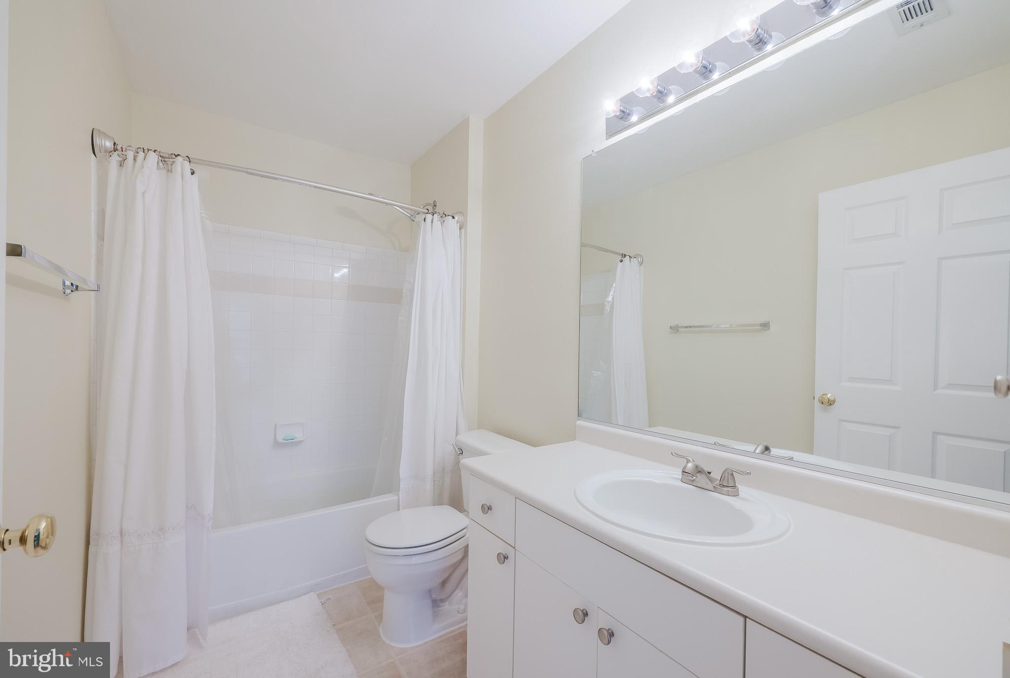 8073 NICOSH CIRCLE LANE 53