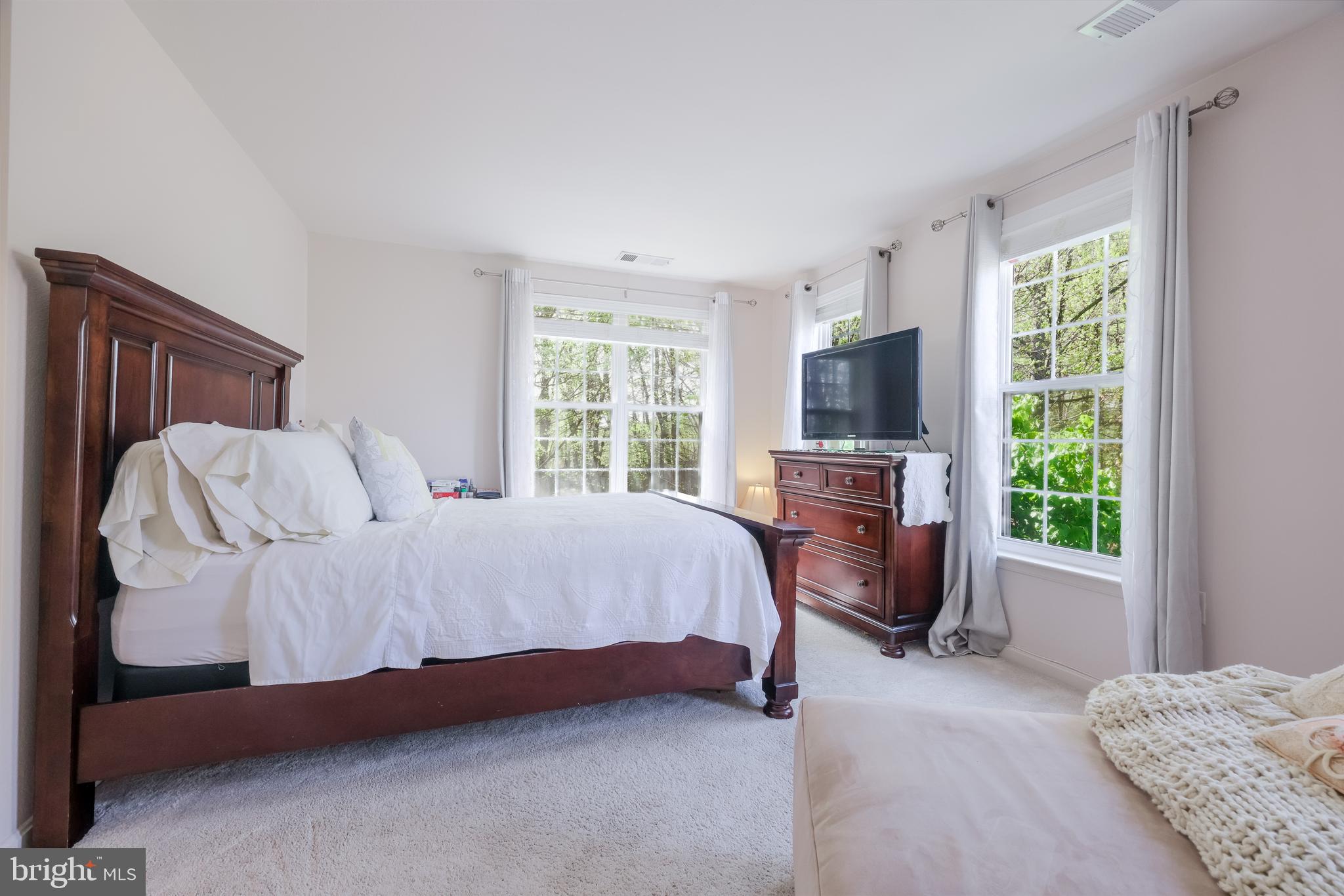 HIGH POINTE AT JEFFERSON - Residential