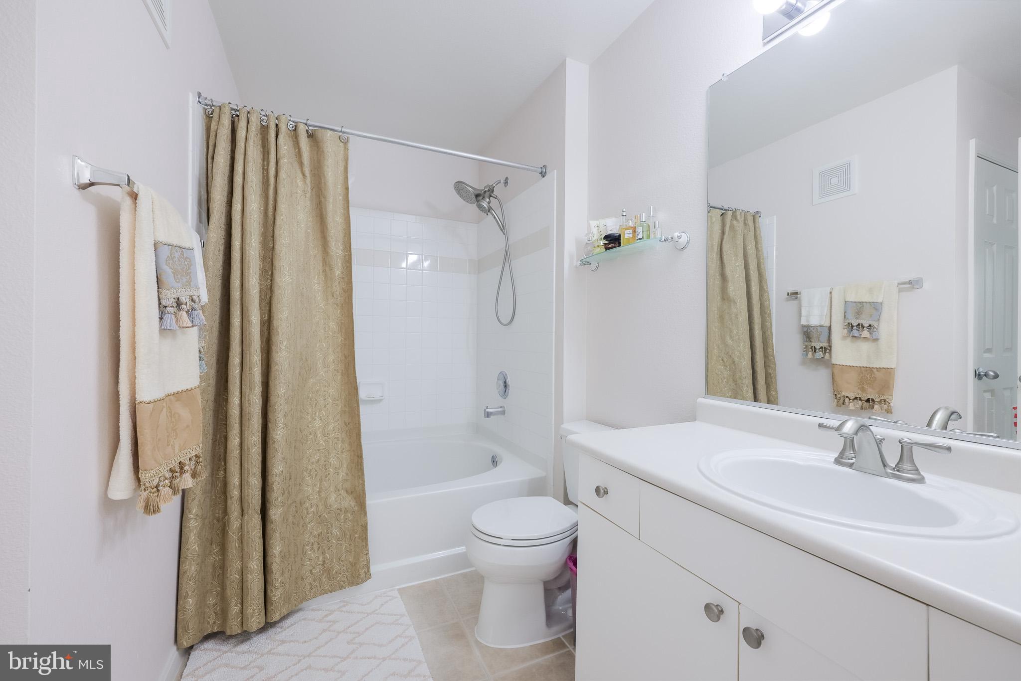 HIGH POINTE AT JEFFERSON - Residential