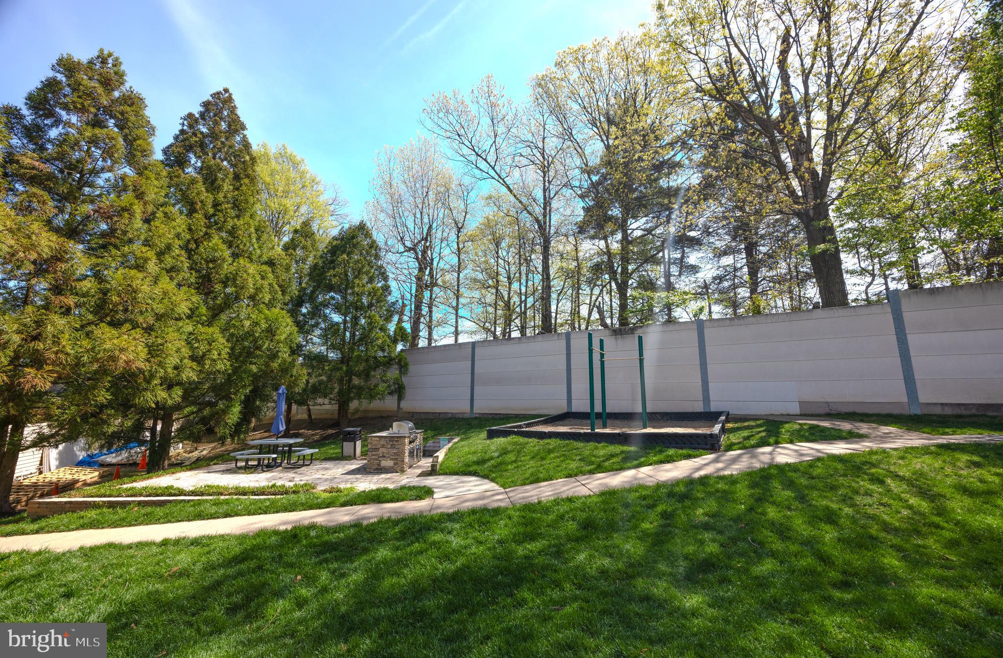 HIGH POINTE AT JEFFERSON - Residential