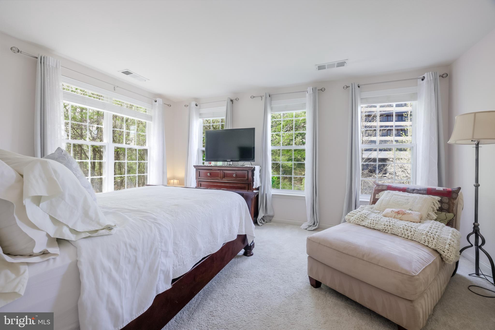 HIGH POINTE AT JEFFERSON - Residential