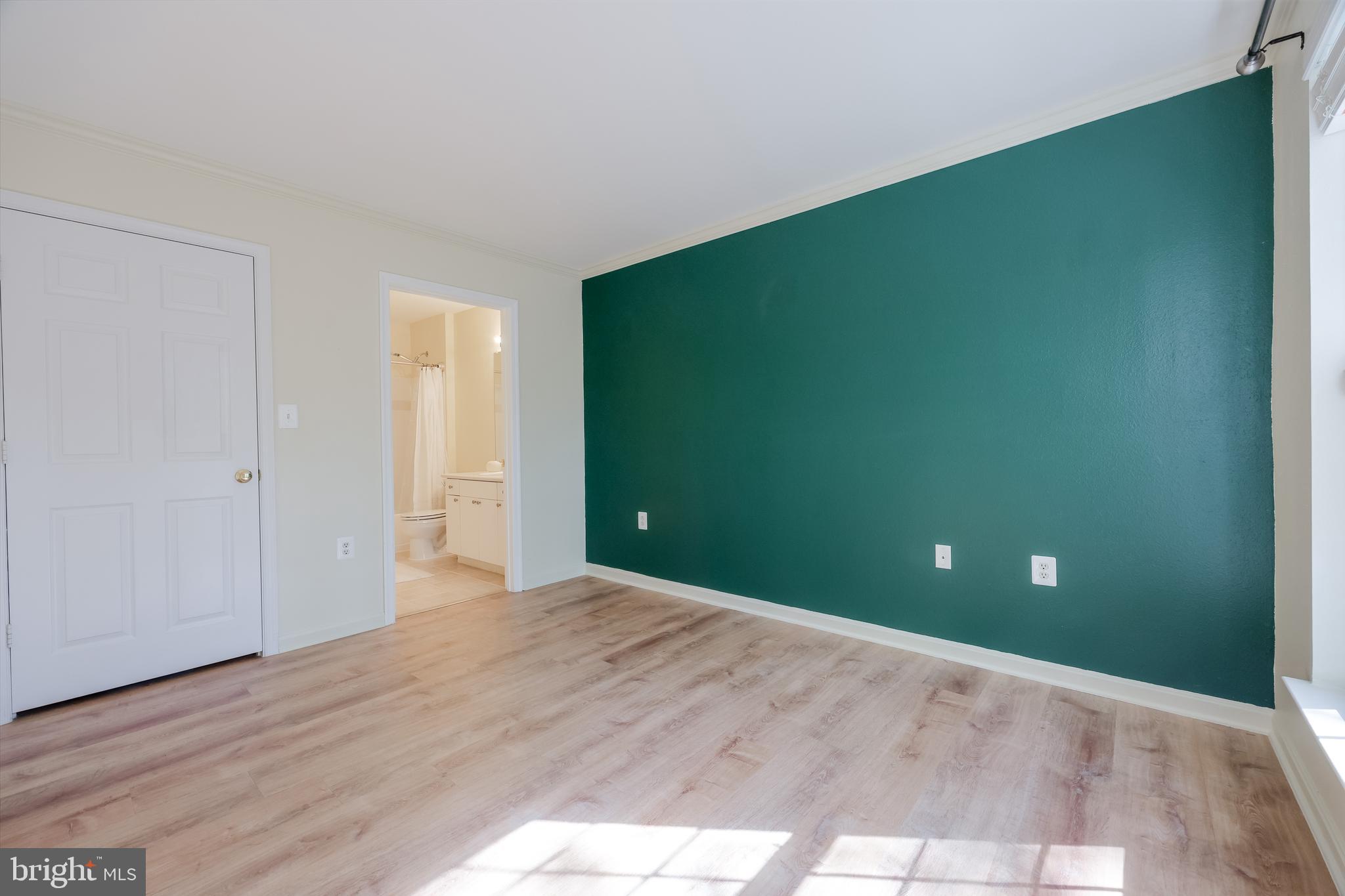 8073 NICOSH CIRCLE LANE 53