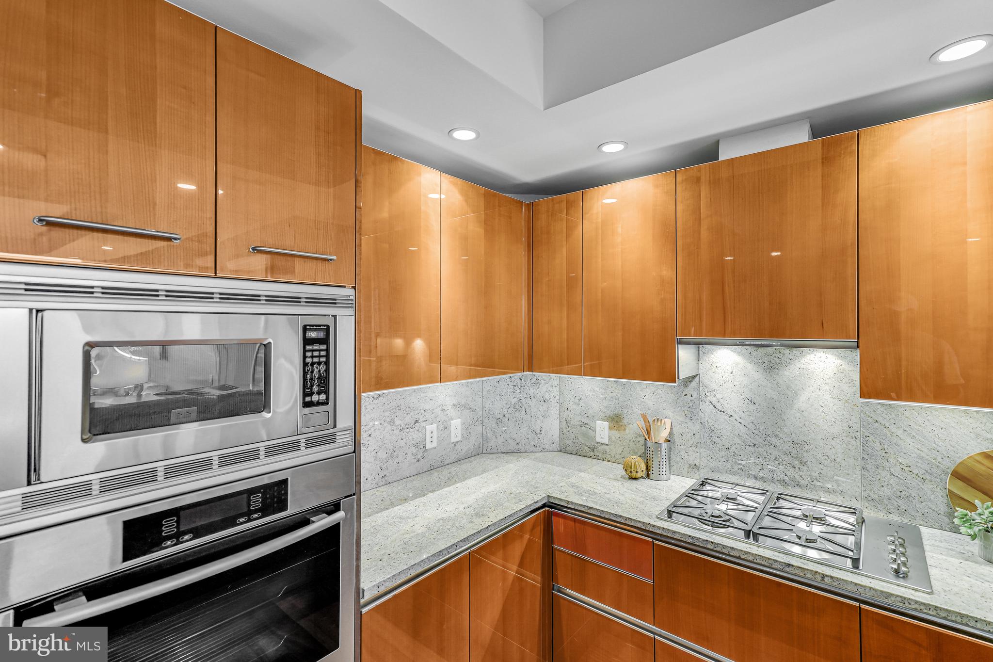 ROSSLYN - Residential