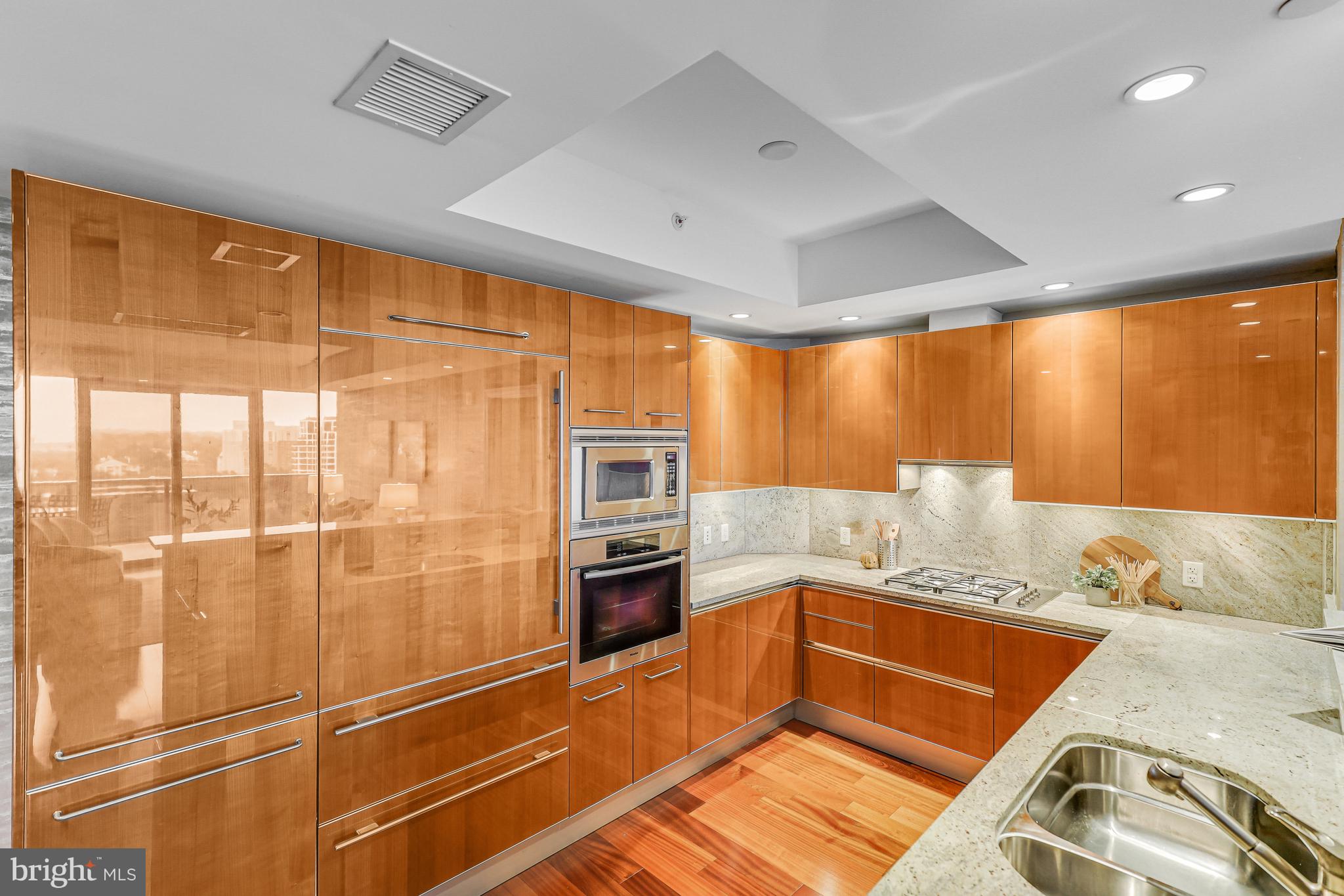 ROSSLYN - Residential