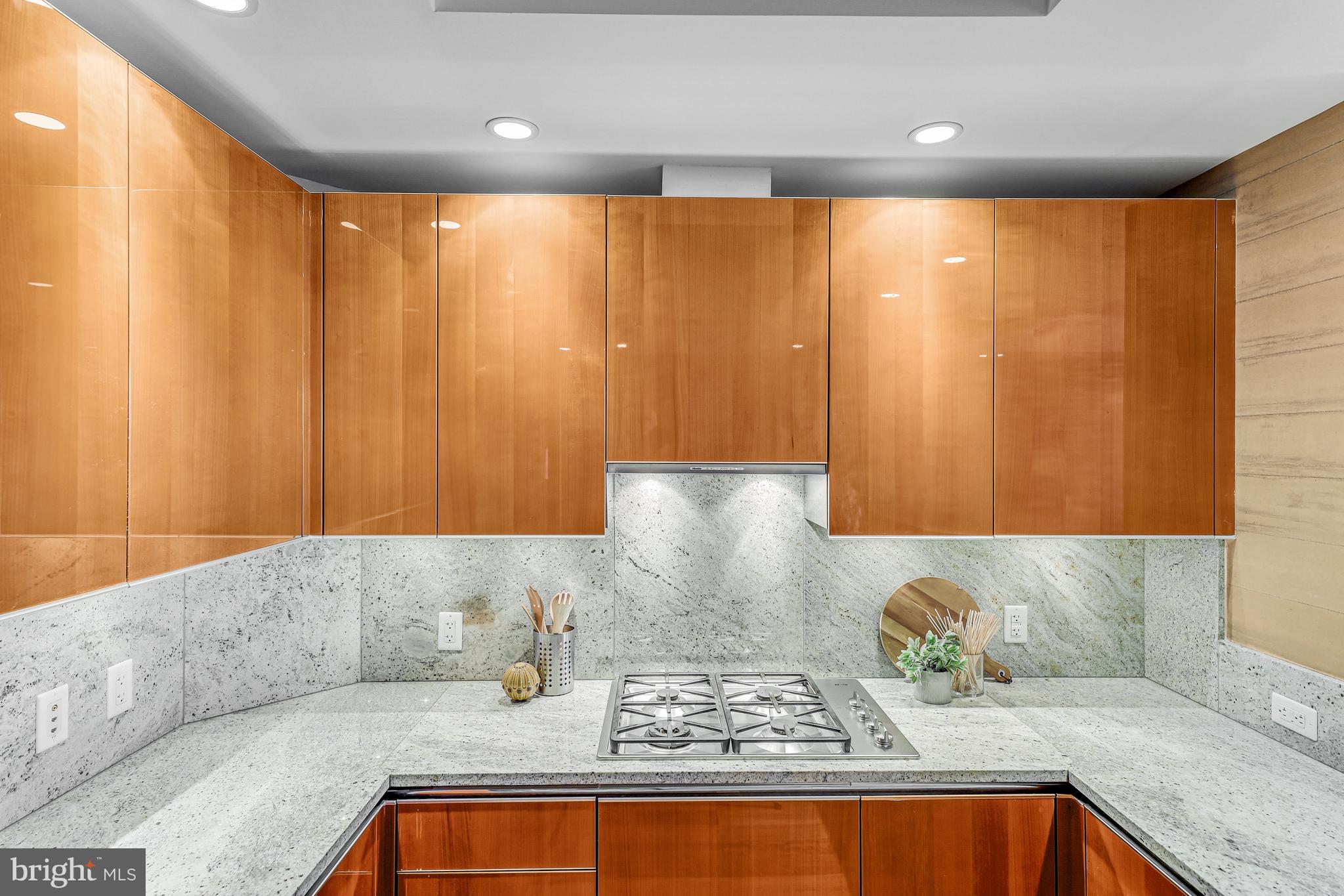 ROSSLYN - Residential