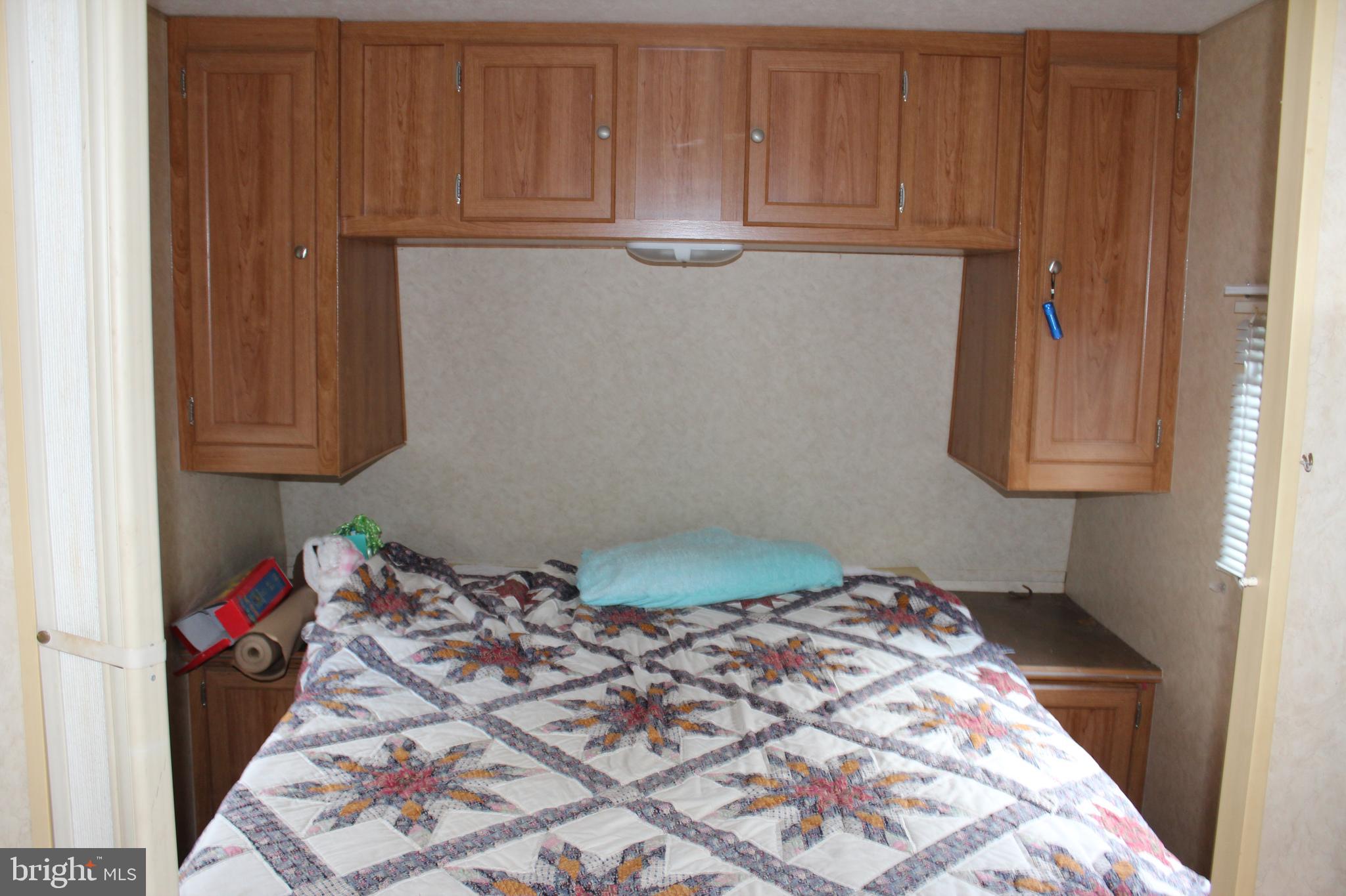 WHITSONS POINT - Land