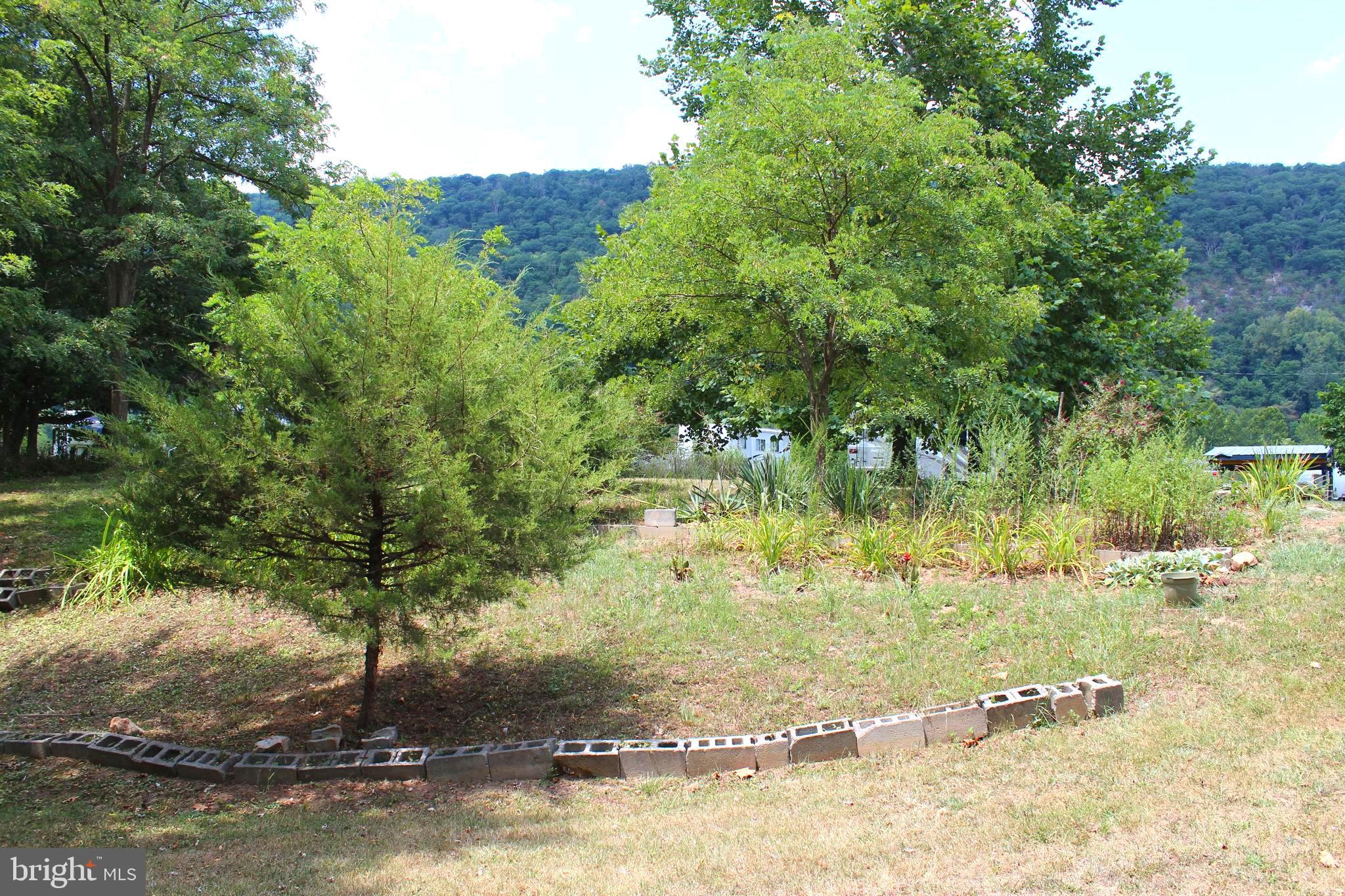 WHITSONS POINT - Land