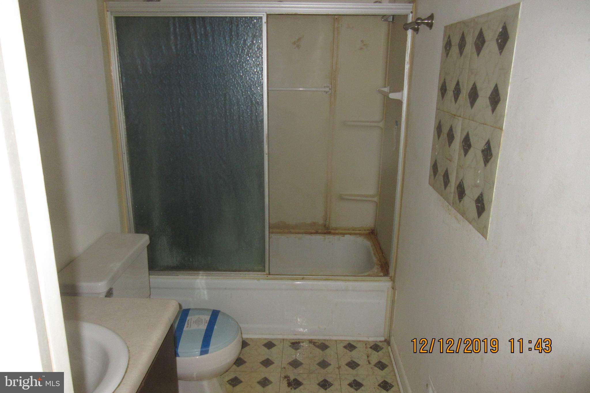 WHISKEY BOTTOM - Residential