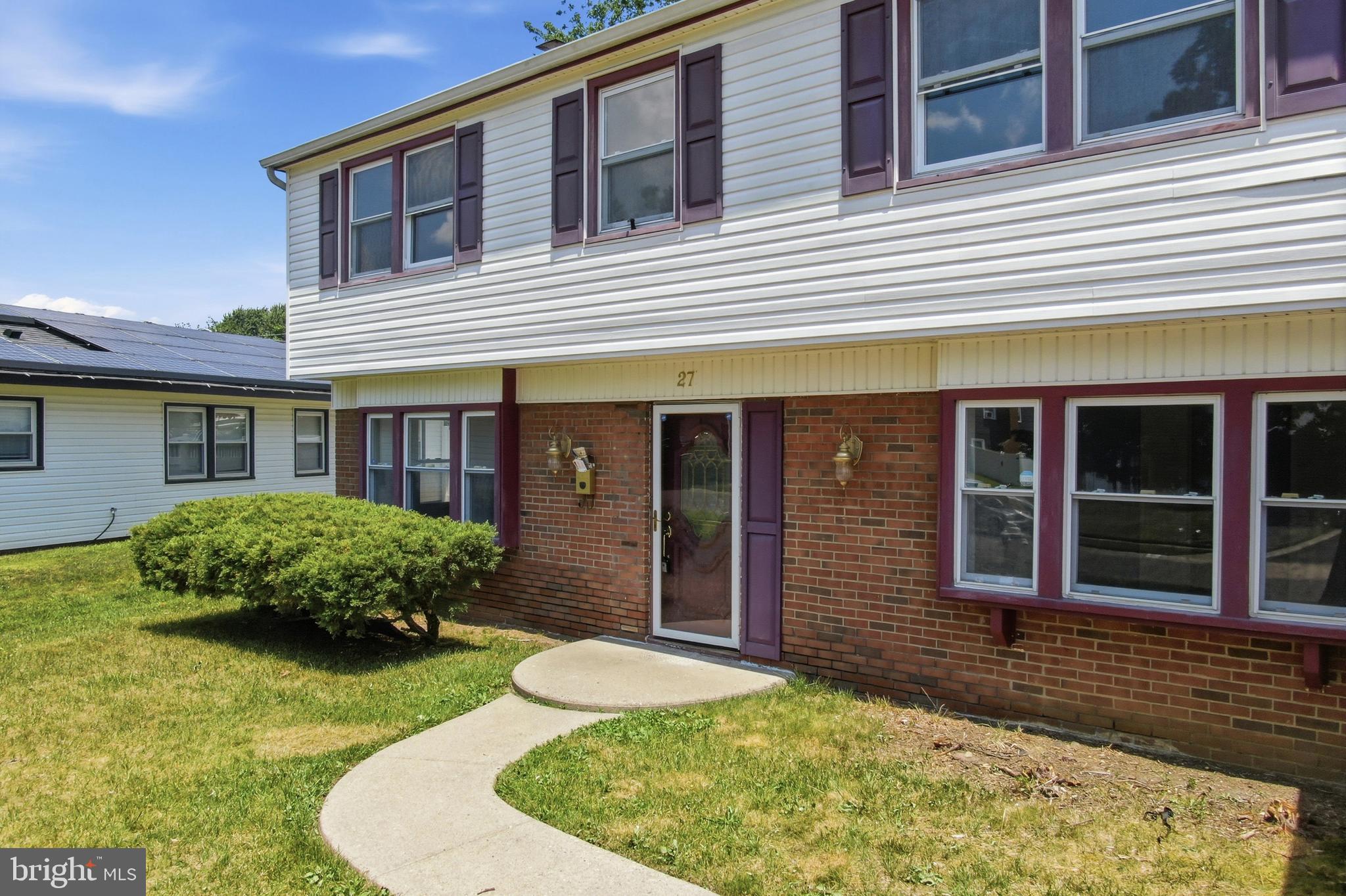 27 NORTHGATE LANE