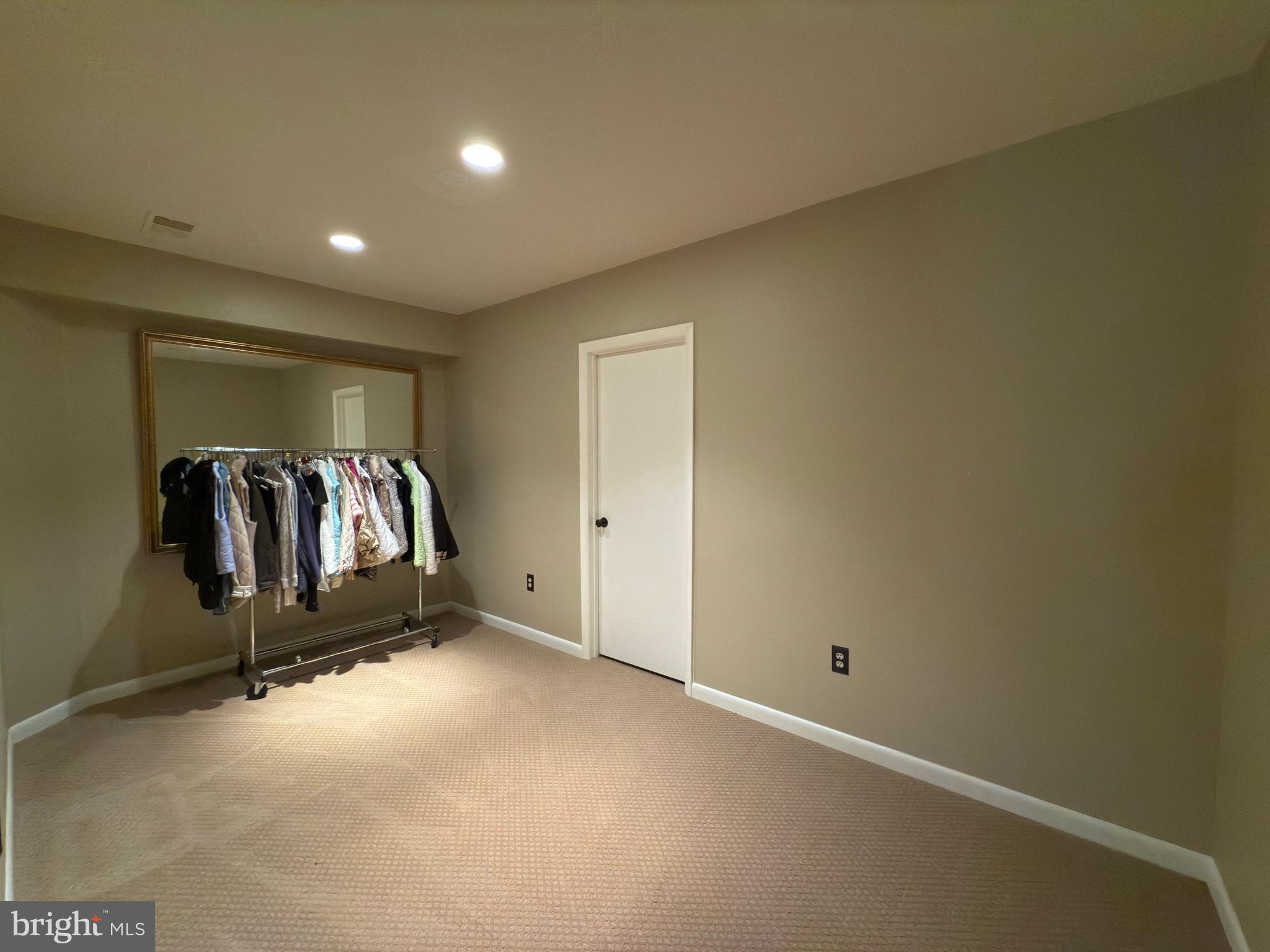 RESTON - Residential Lease