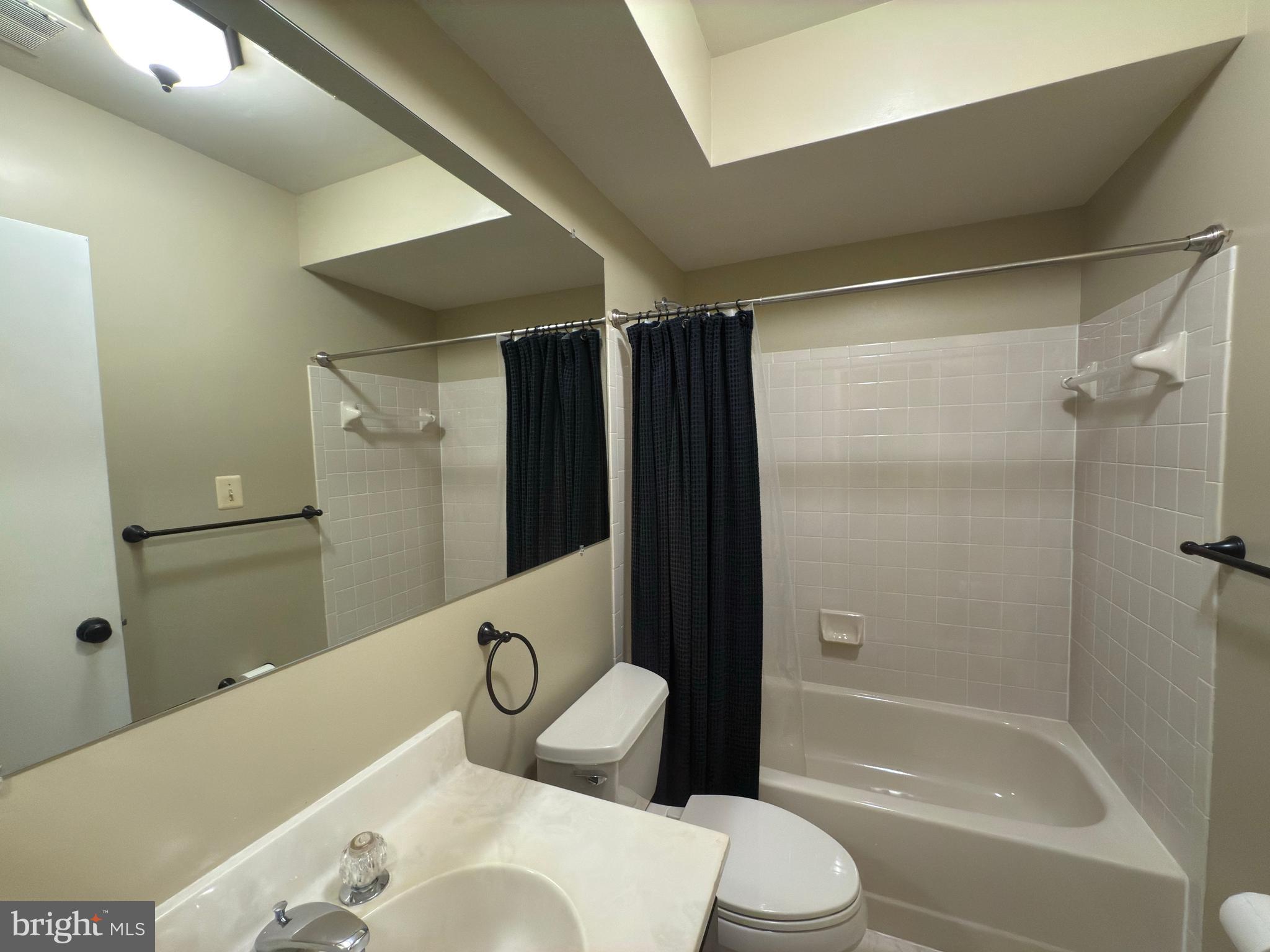 RESTON - Residential Lease