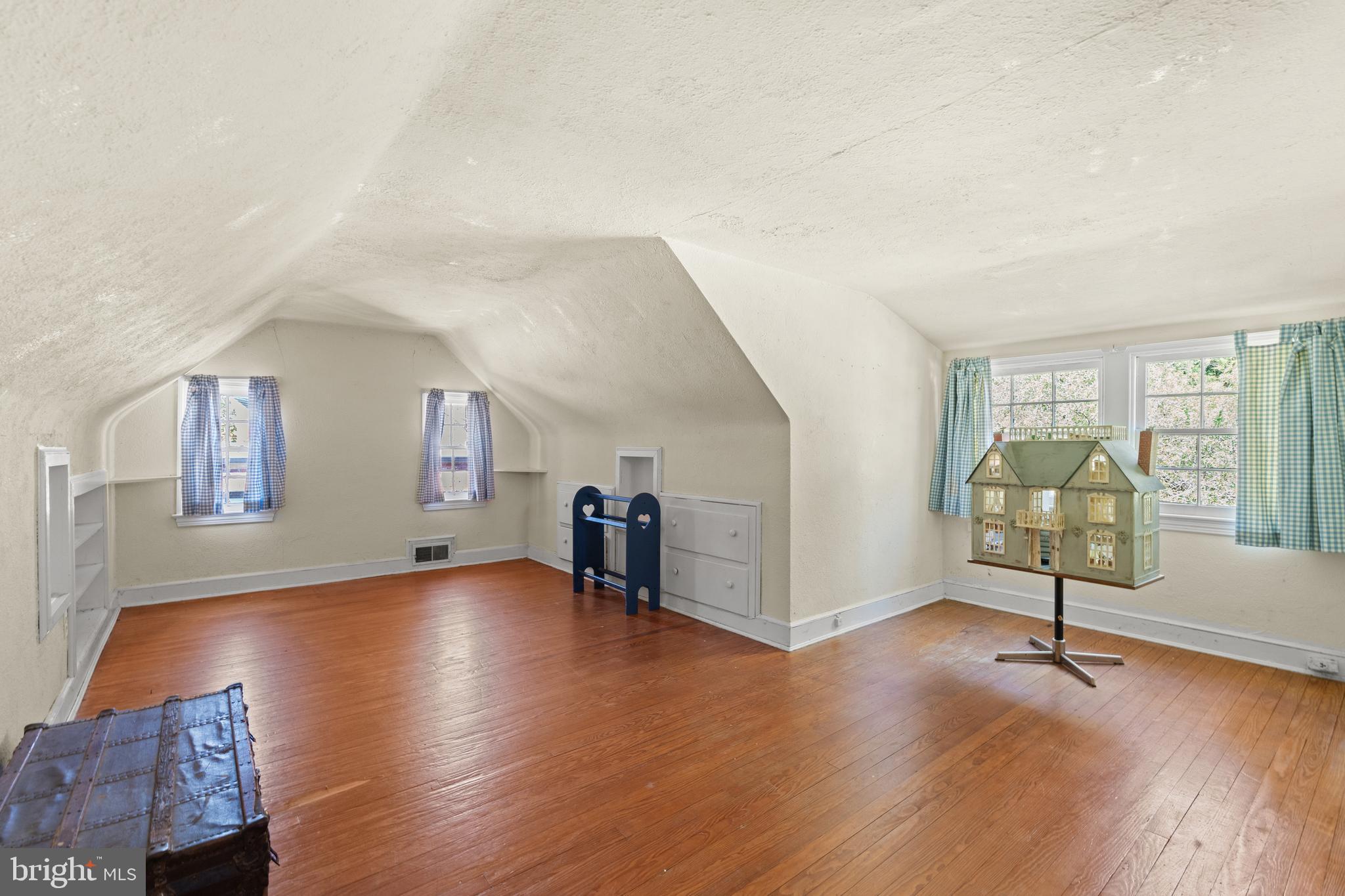 CHEVY CHASE - Residential