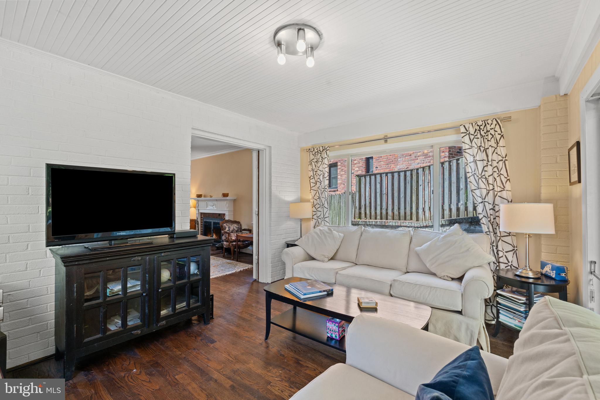 CHEVY CHASE - Residential