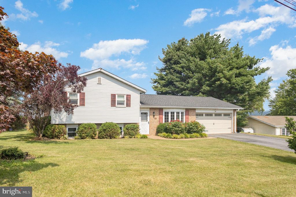 Photo of 3690 E Elizabethtown Rd, Manheim, PA 17545 (MLS # PALA2053708)