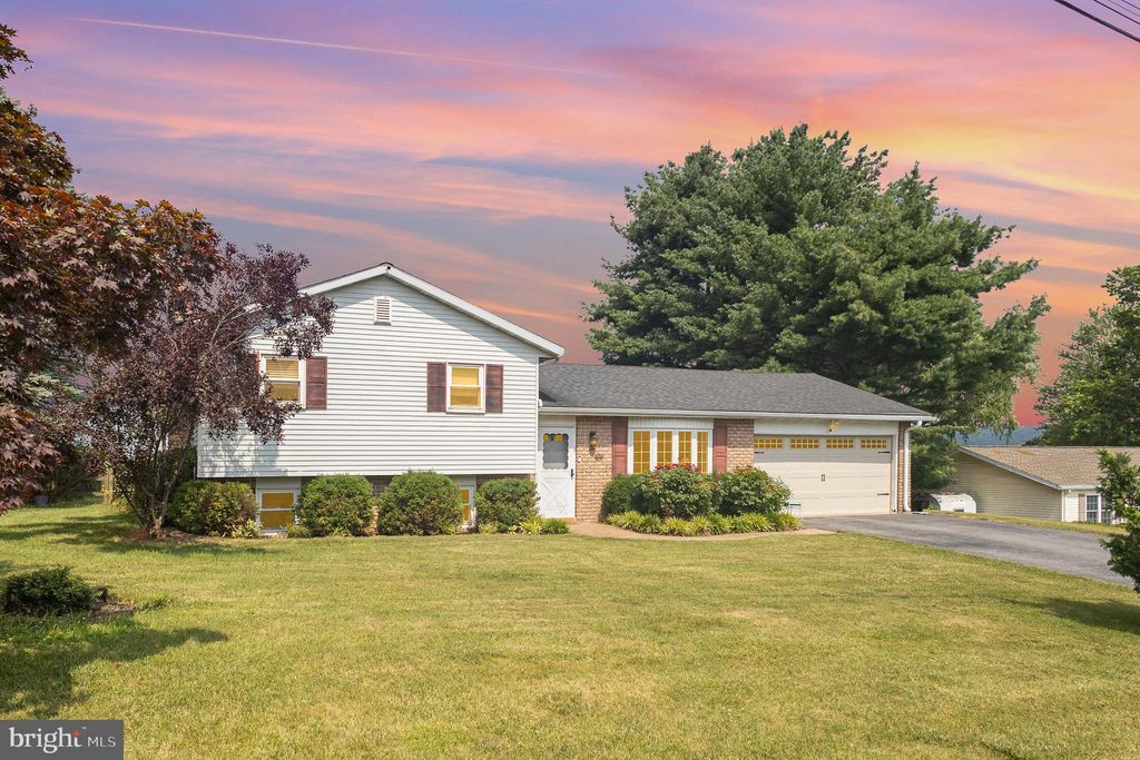 Photo of 3690 E Elizabethtown Rd, Manheim, PA 17545 (MLS # PALA2053708)