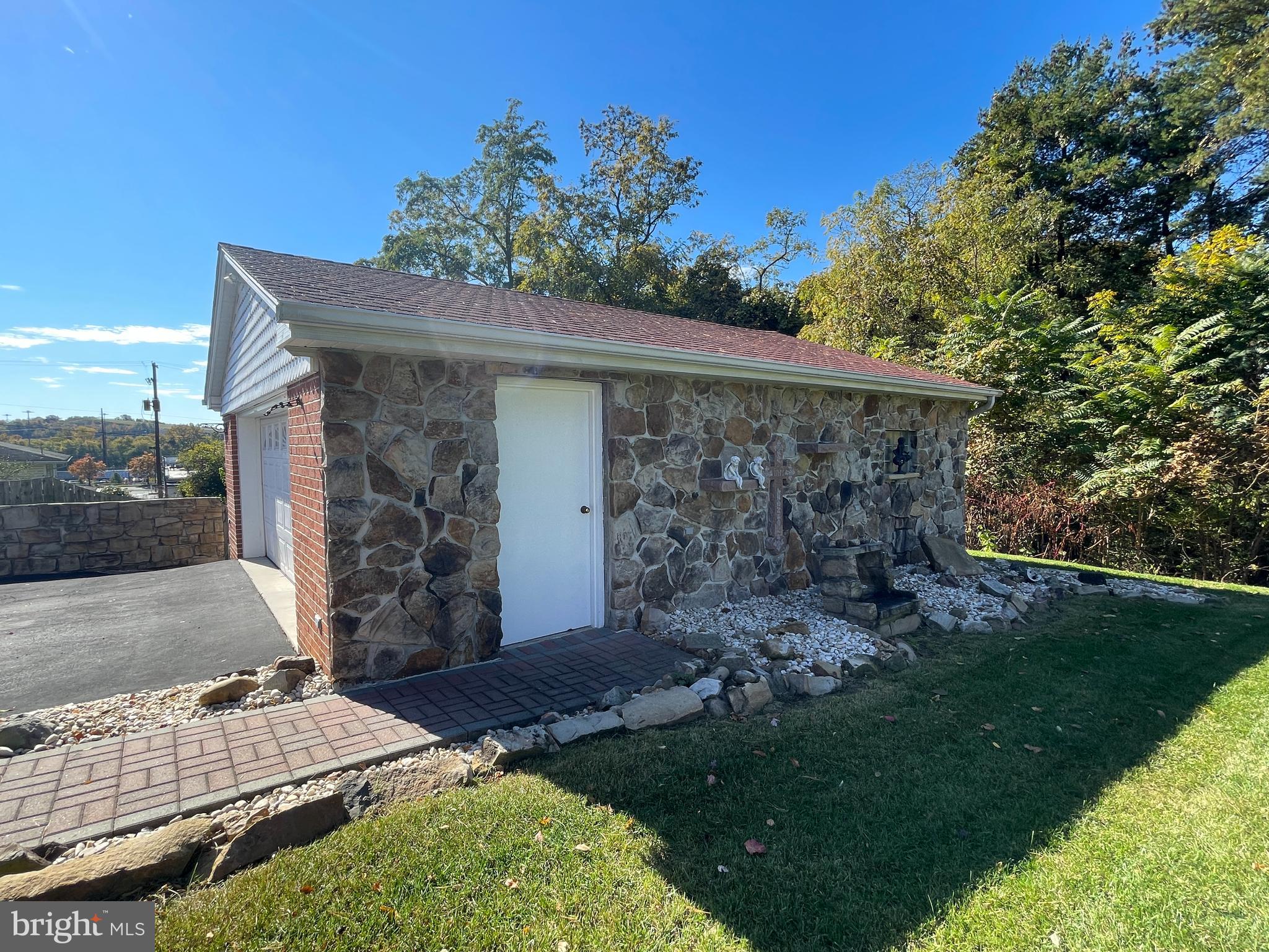 MAPLESIDE - Residential