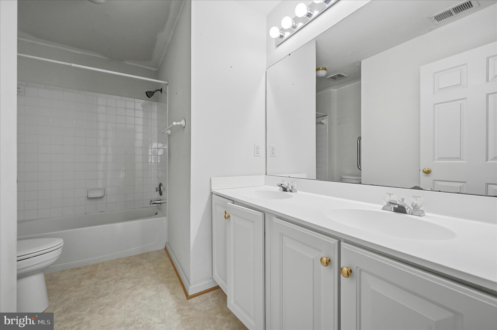 LOCUST HILL - Residential