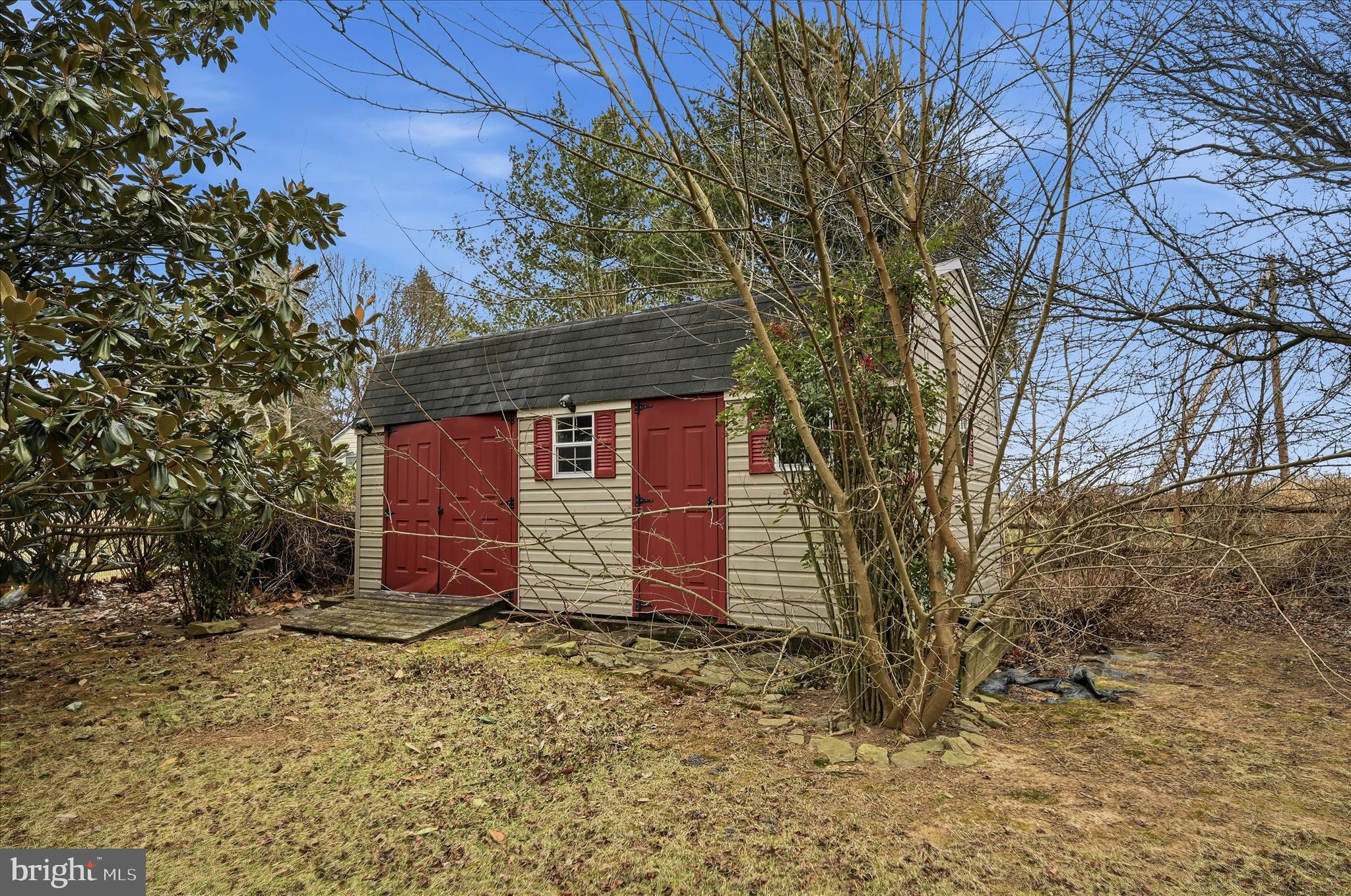 LOCUST HILL - Residential