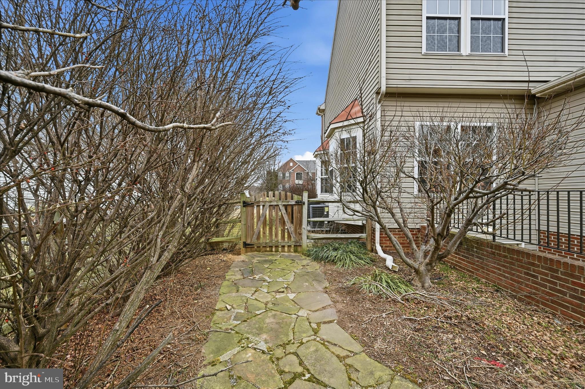 LOCUST HILL - Residential