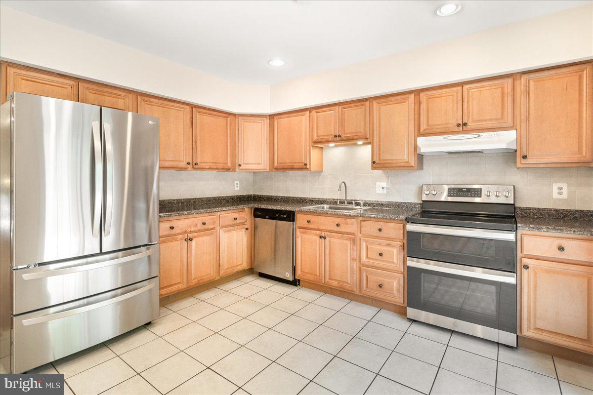 VILLAGE OF OWEN BROWN - Residential