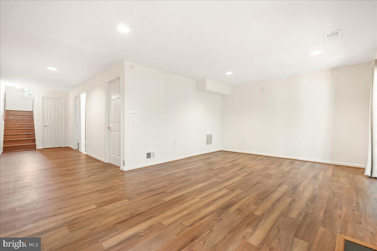 VILLAGE OF OWEN BROWN - Residential