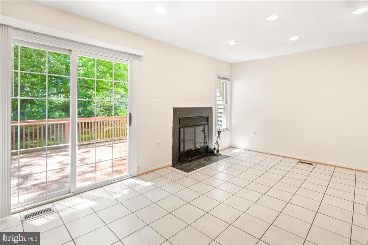 VILLAGE OF OWEN BROWN - Residential