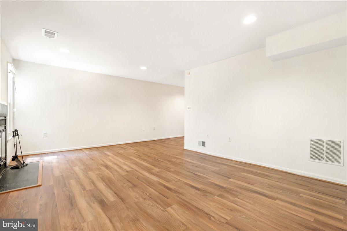 VILLAGE OF OWEN BROWN - Residential