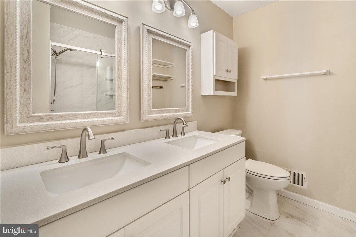 VILLAGE OF OWEN BROWN - Residential