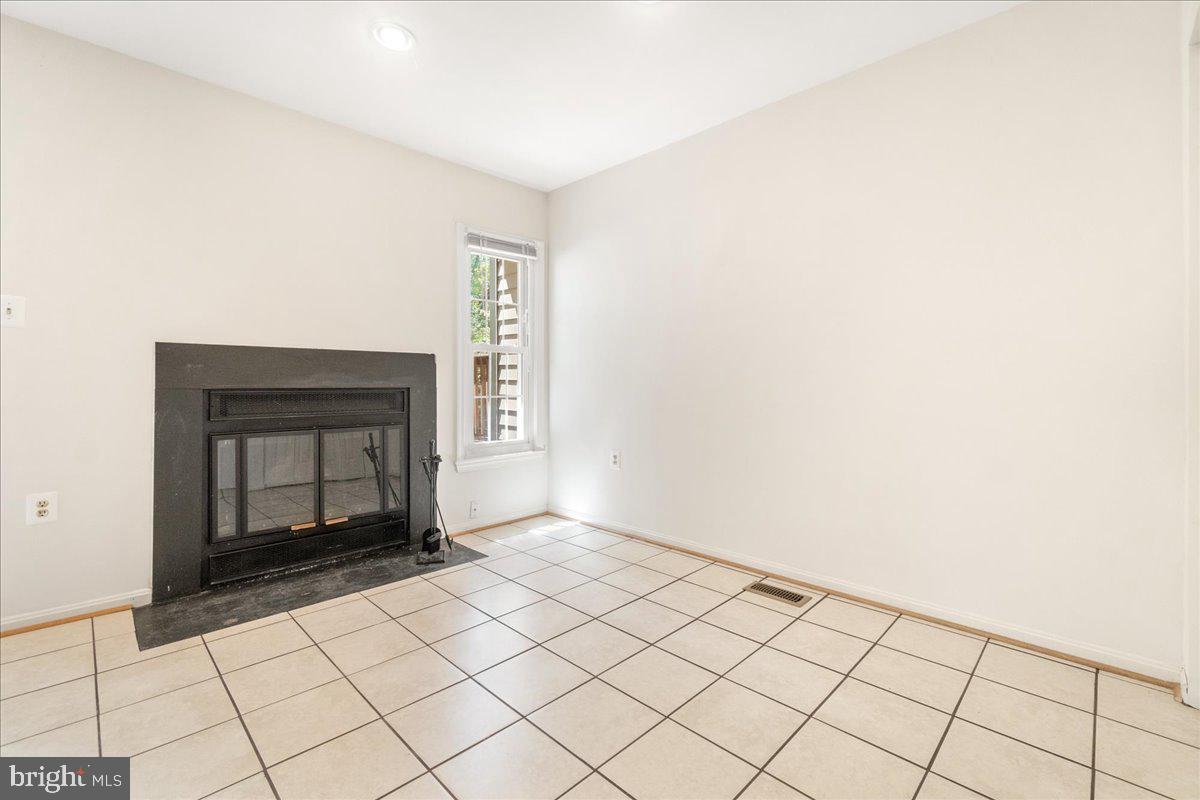 VILLAGE OF OWEN BROWN - Residential