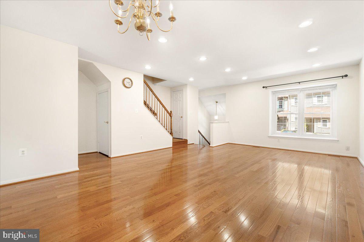 VILLAGE OF OWEN BROWN - Residential