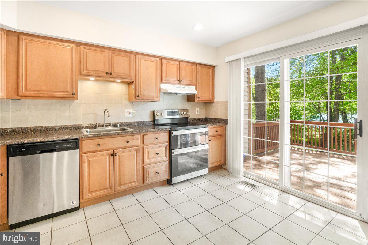 VILLAGE OF OWEN BROWN - Residential