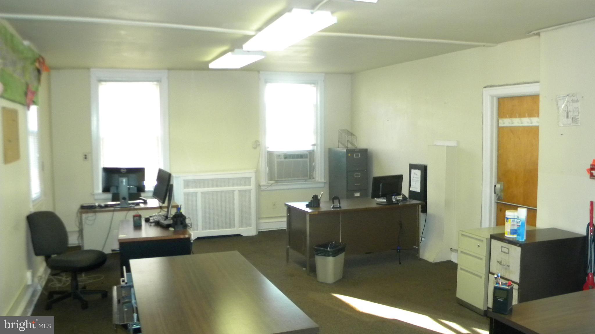 GERMANTOWN (WEST) - Commercial Sale