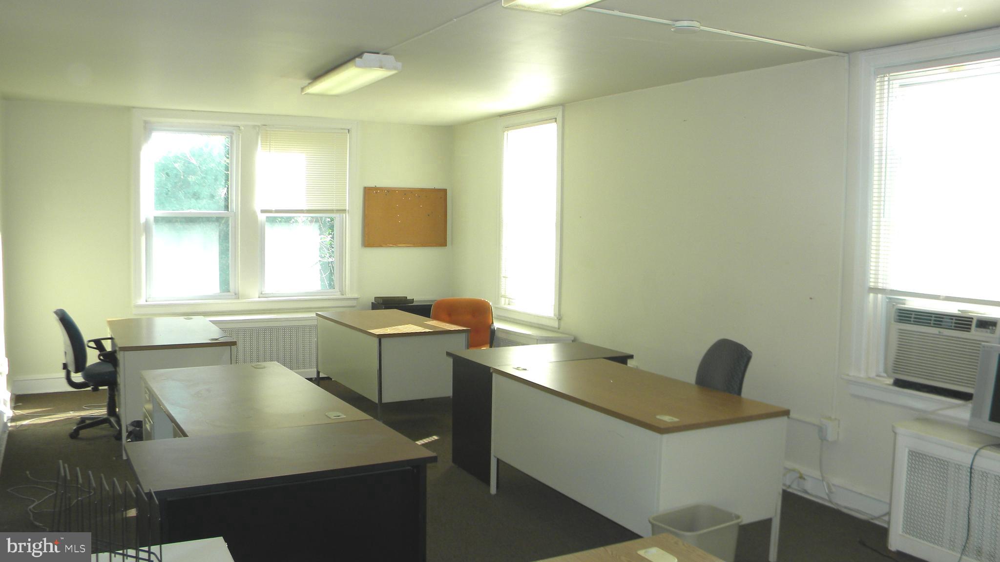 GERMANTOWN (WEST) - Commercial Sale