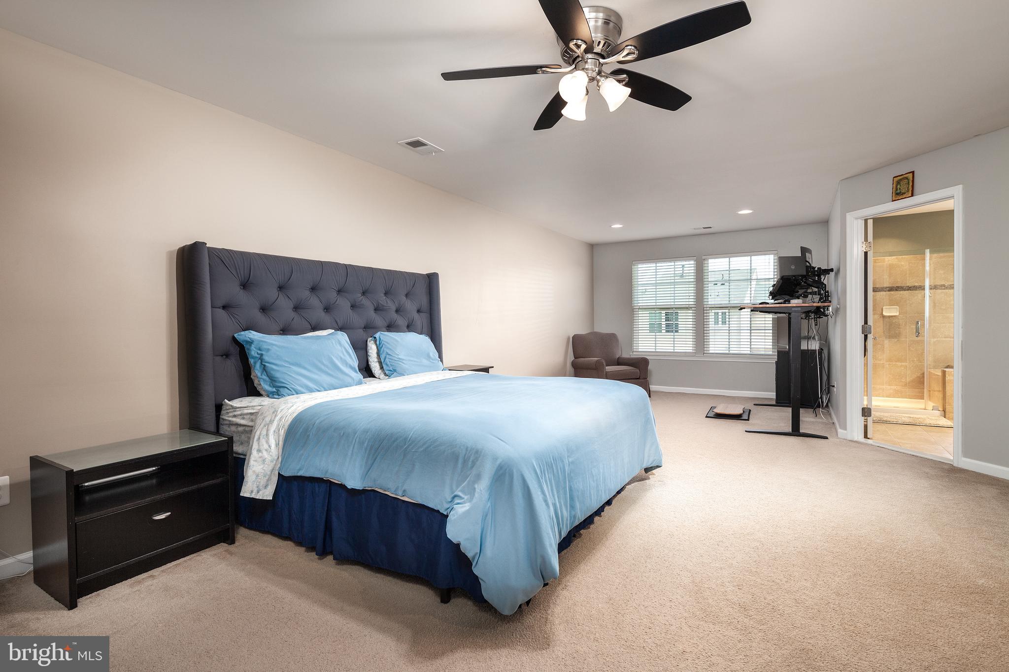 SEVEN HILLS - Residential