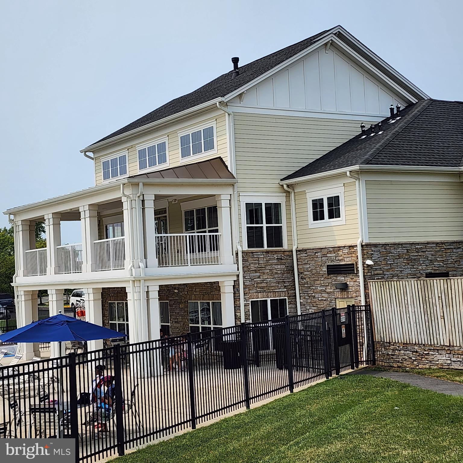 SEVEN HILLS - Residential