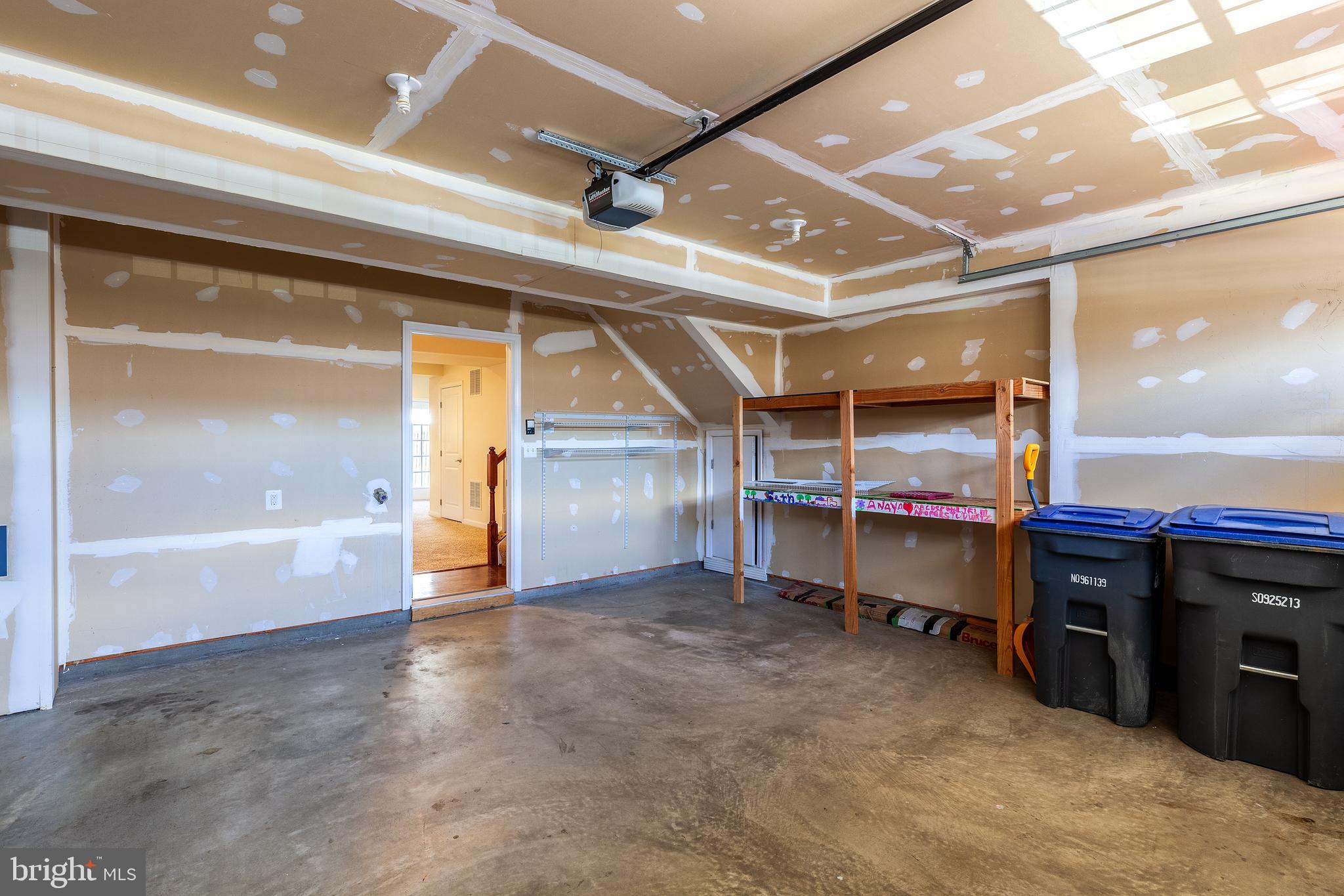 SEVEN HILLS - Residential