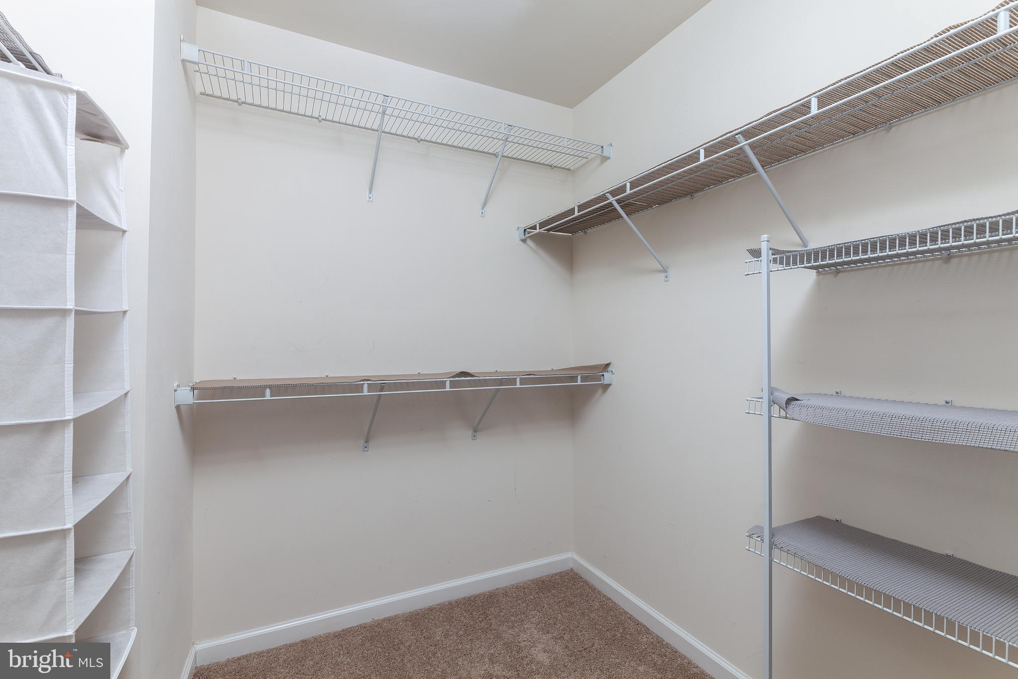 SEVEN HILLS - Residential