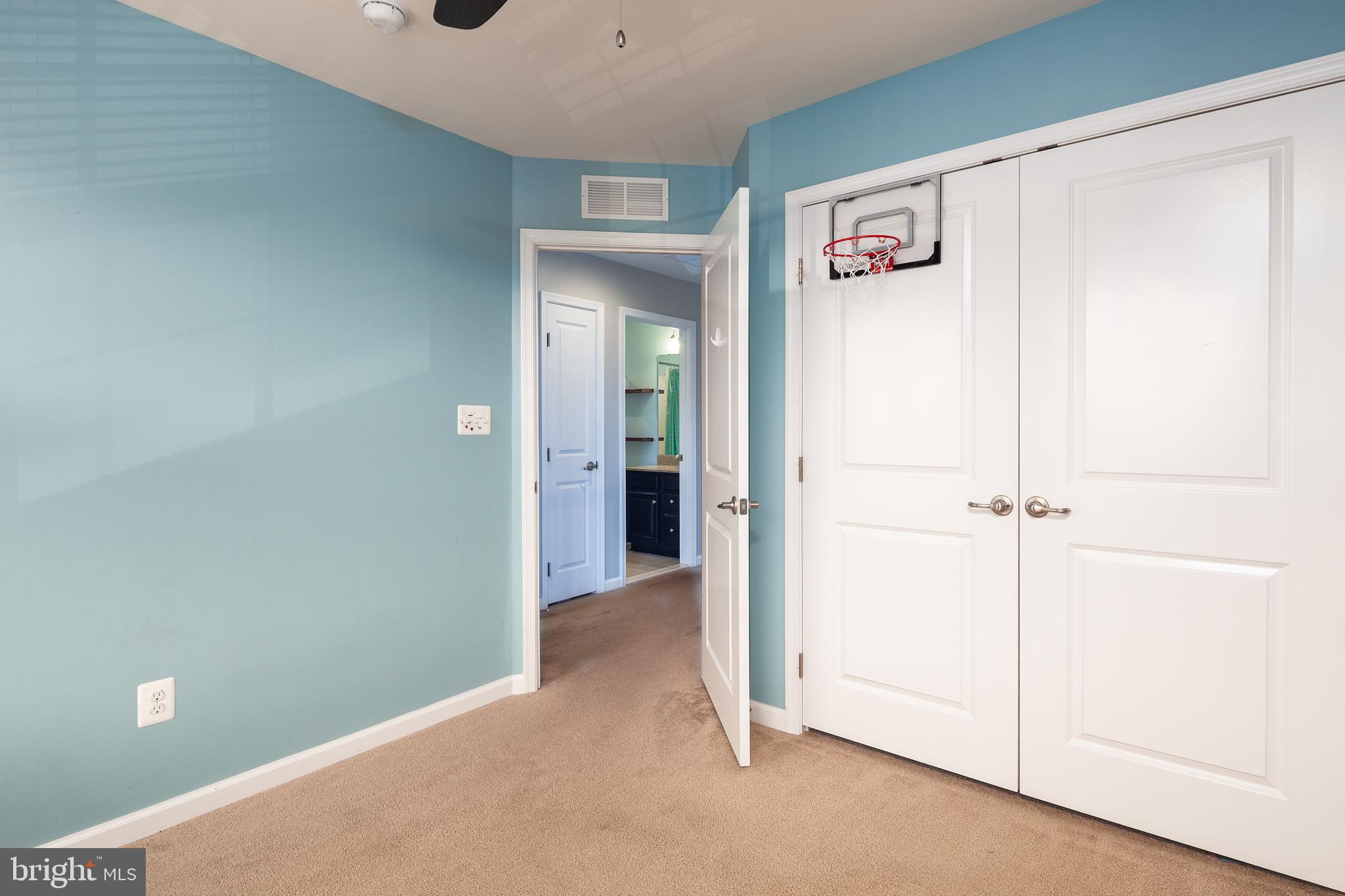 SEVEN HILLS - Residential