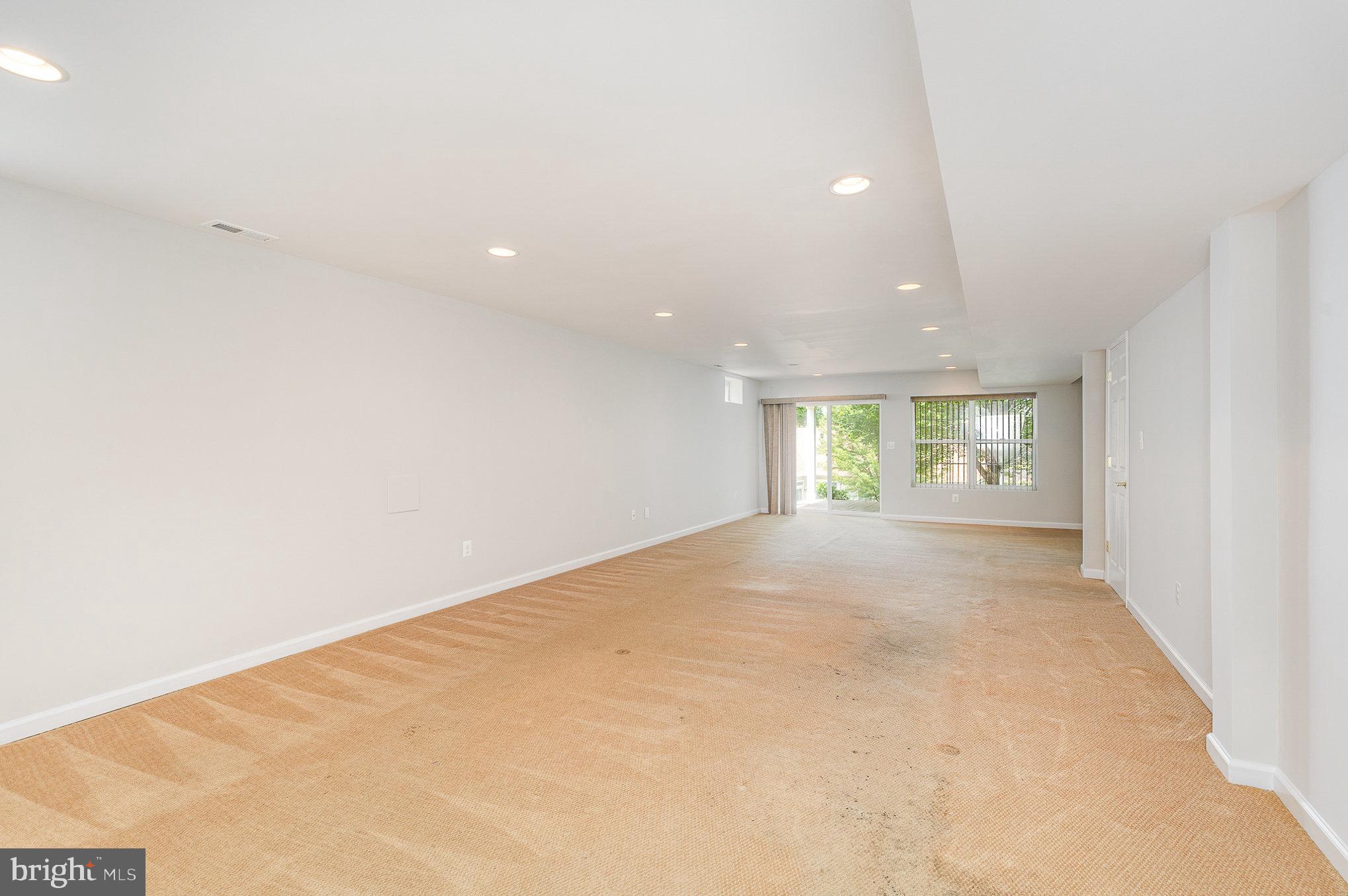 FOUR SEASONS IN HISTORIC VIRGINIA - Residential